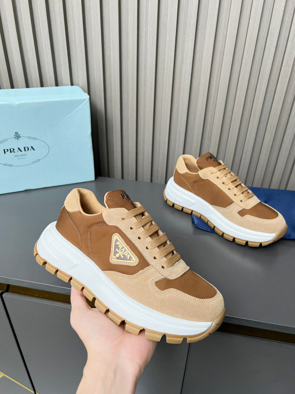 Z2LPD5  Popular high-quality shoes