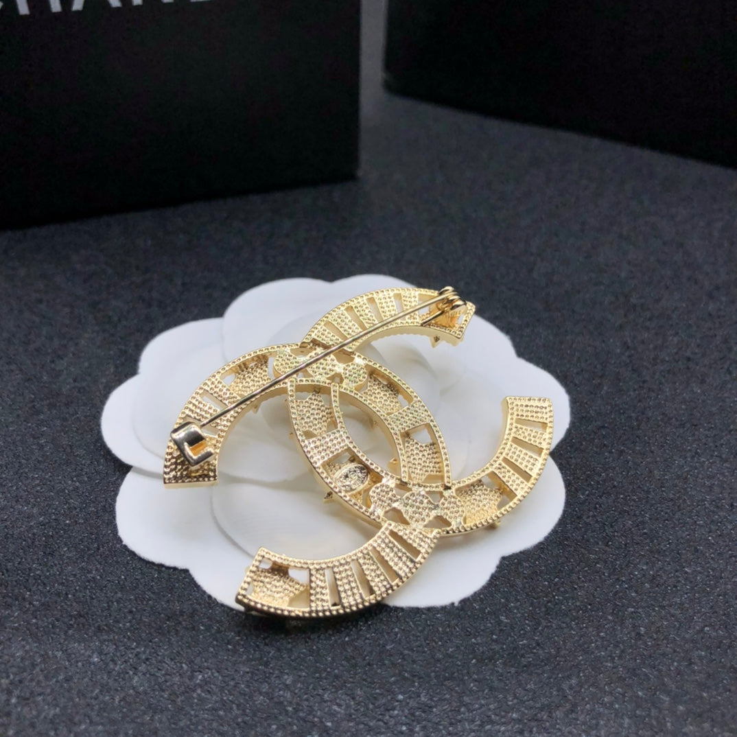 X14C872   Popular Brooch