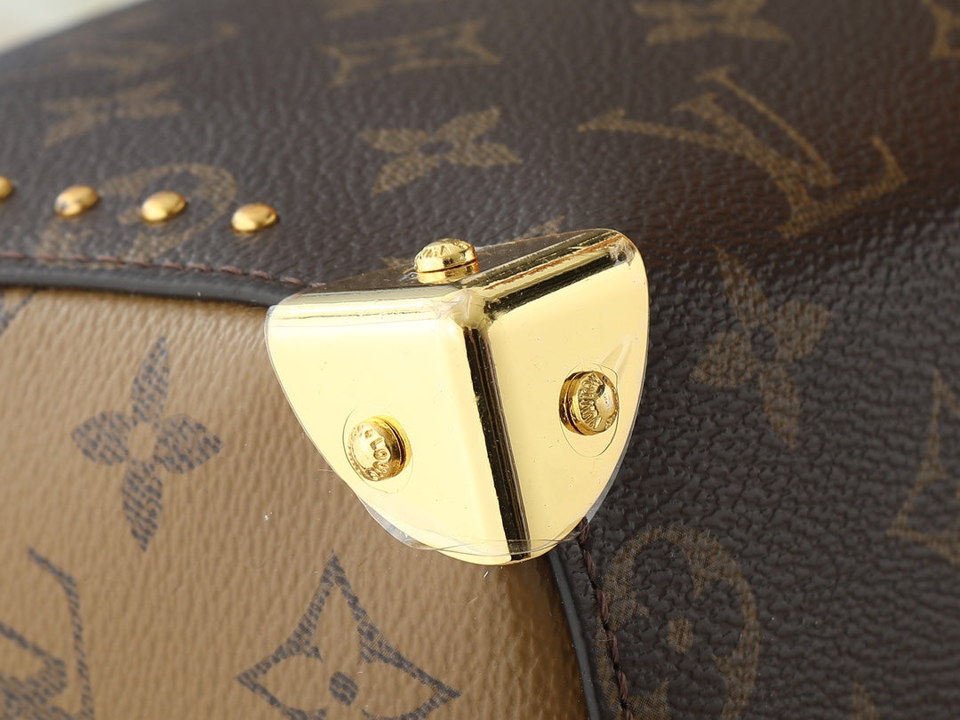B1R15E52  Popular   leather bag