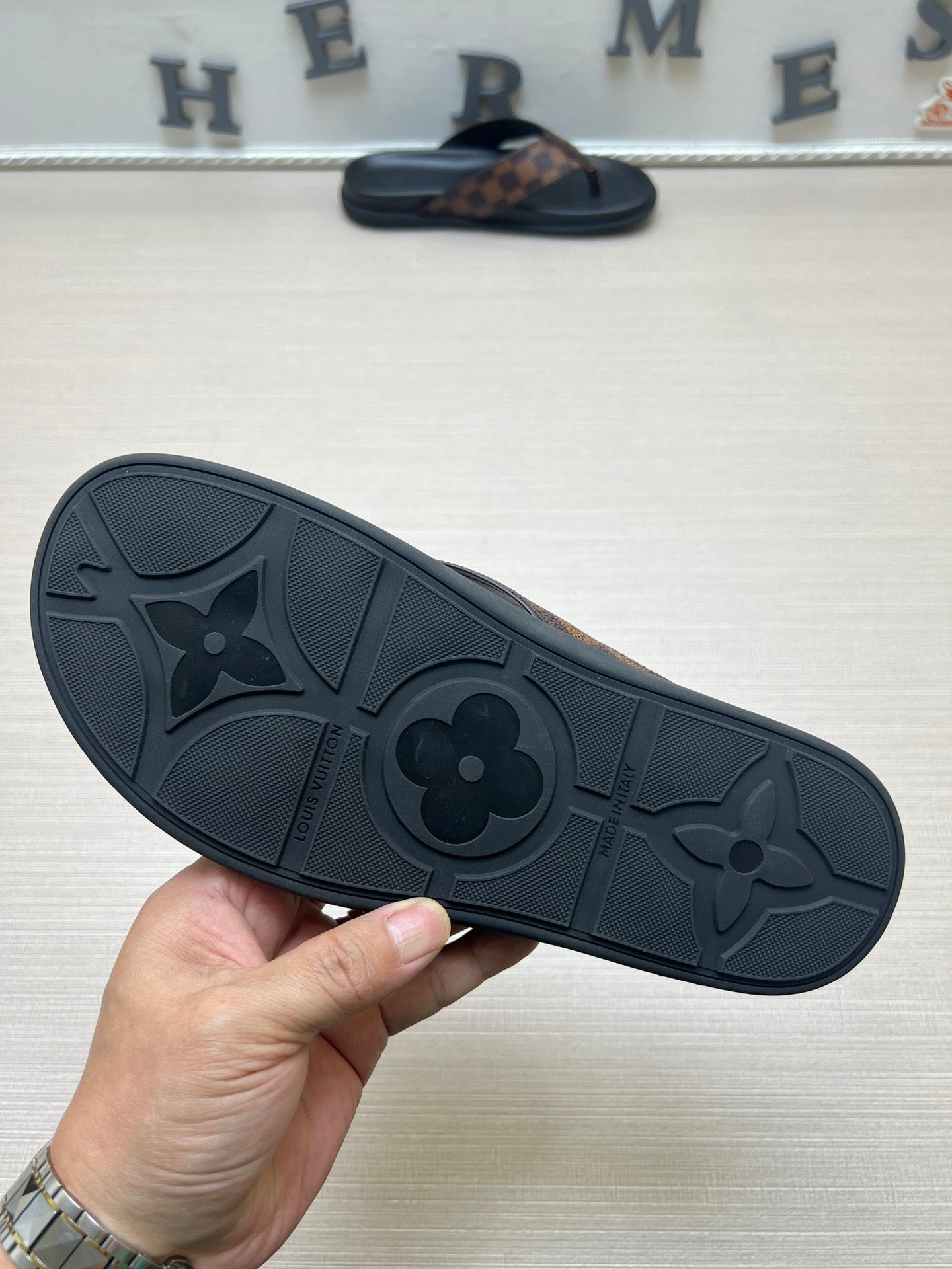 Z5ZE60 Popular slippers