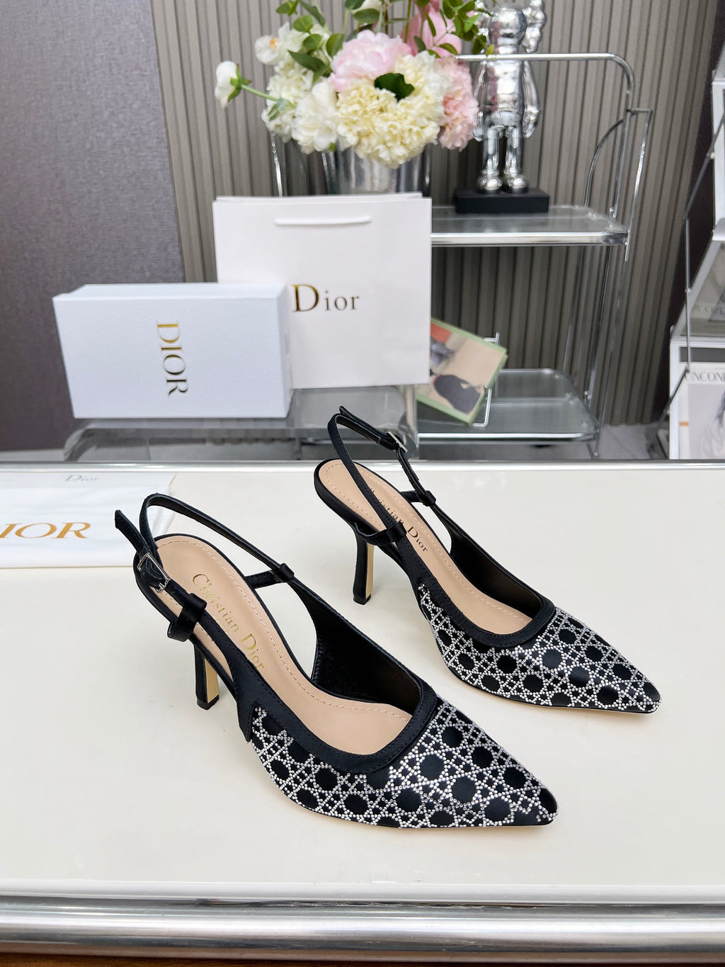 Z2Q95D116 Popular high-quality leather  High heels