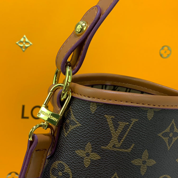 B1X51E01 Popular  leather bag 