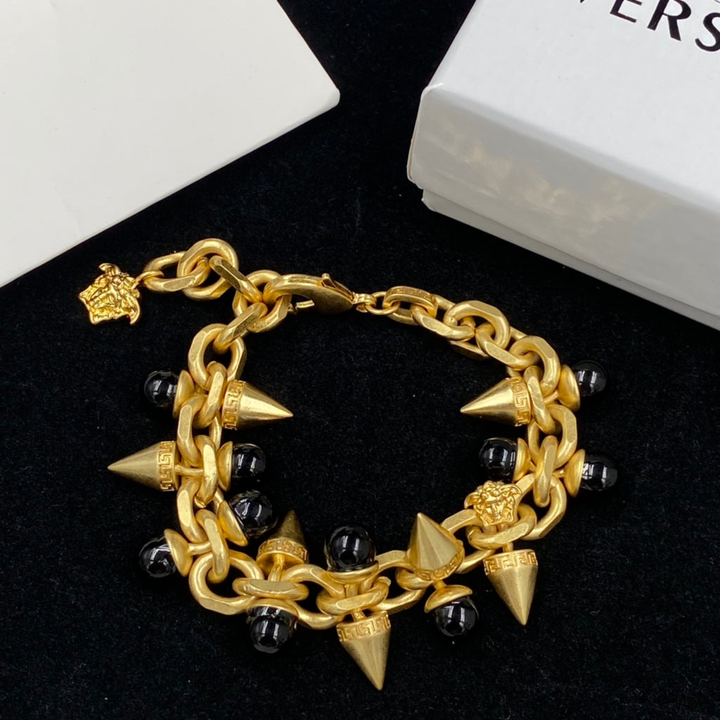 X1Q85V371X Popular Necklaces. Bracelets