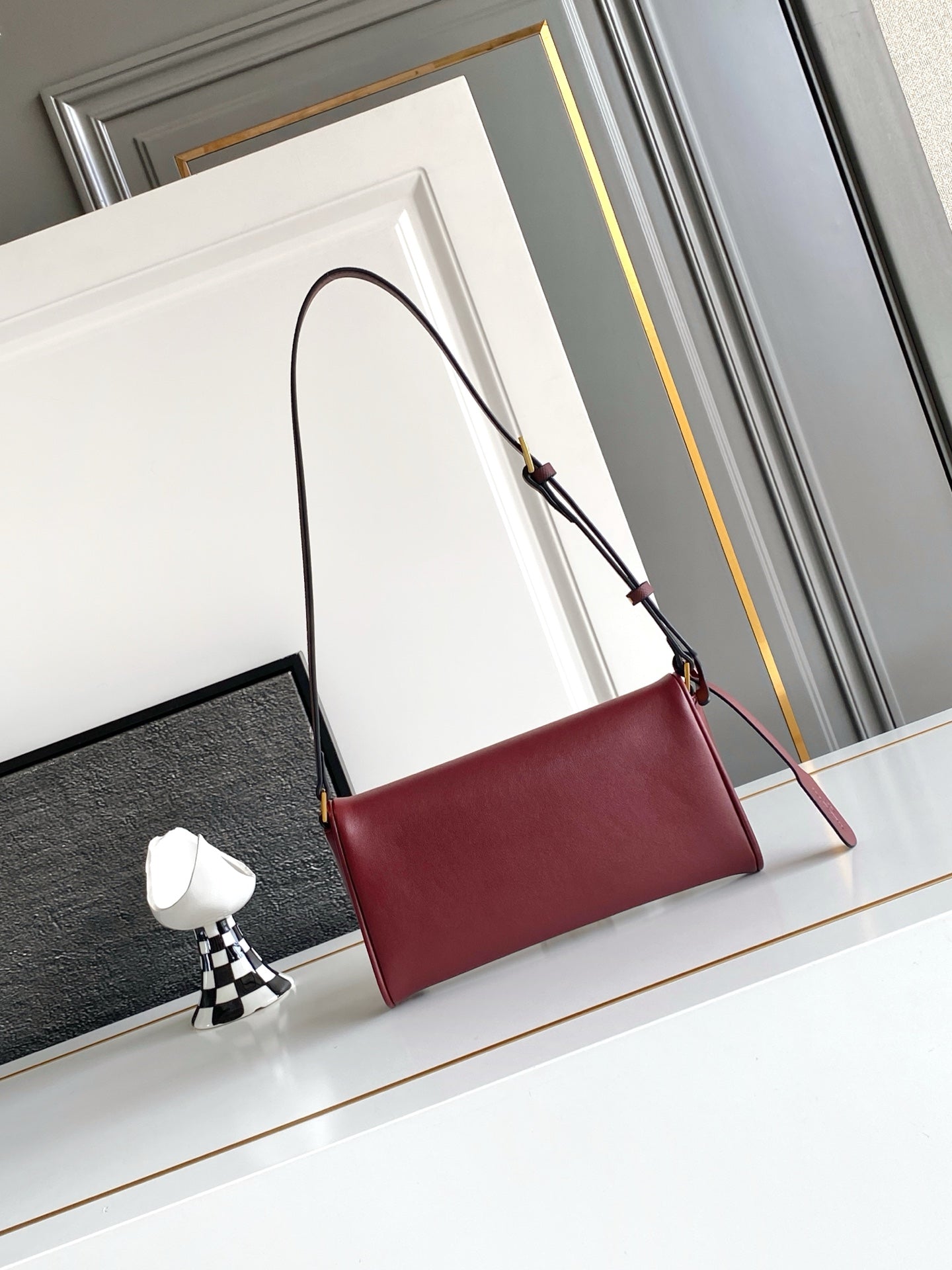 B1R76VL33 Popular leather bag