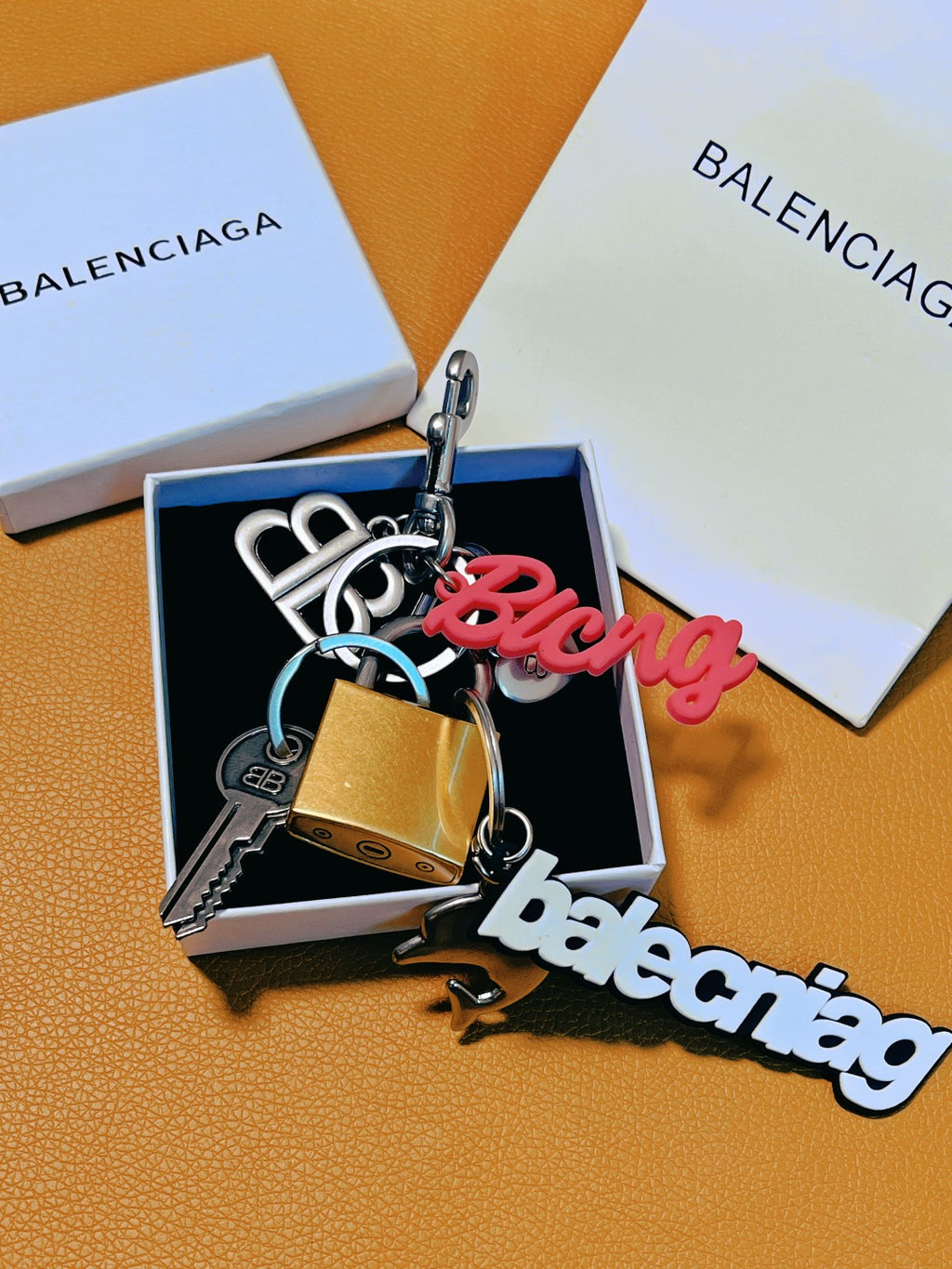 A1Z84J62  Popular Keychains