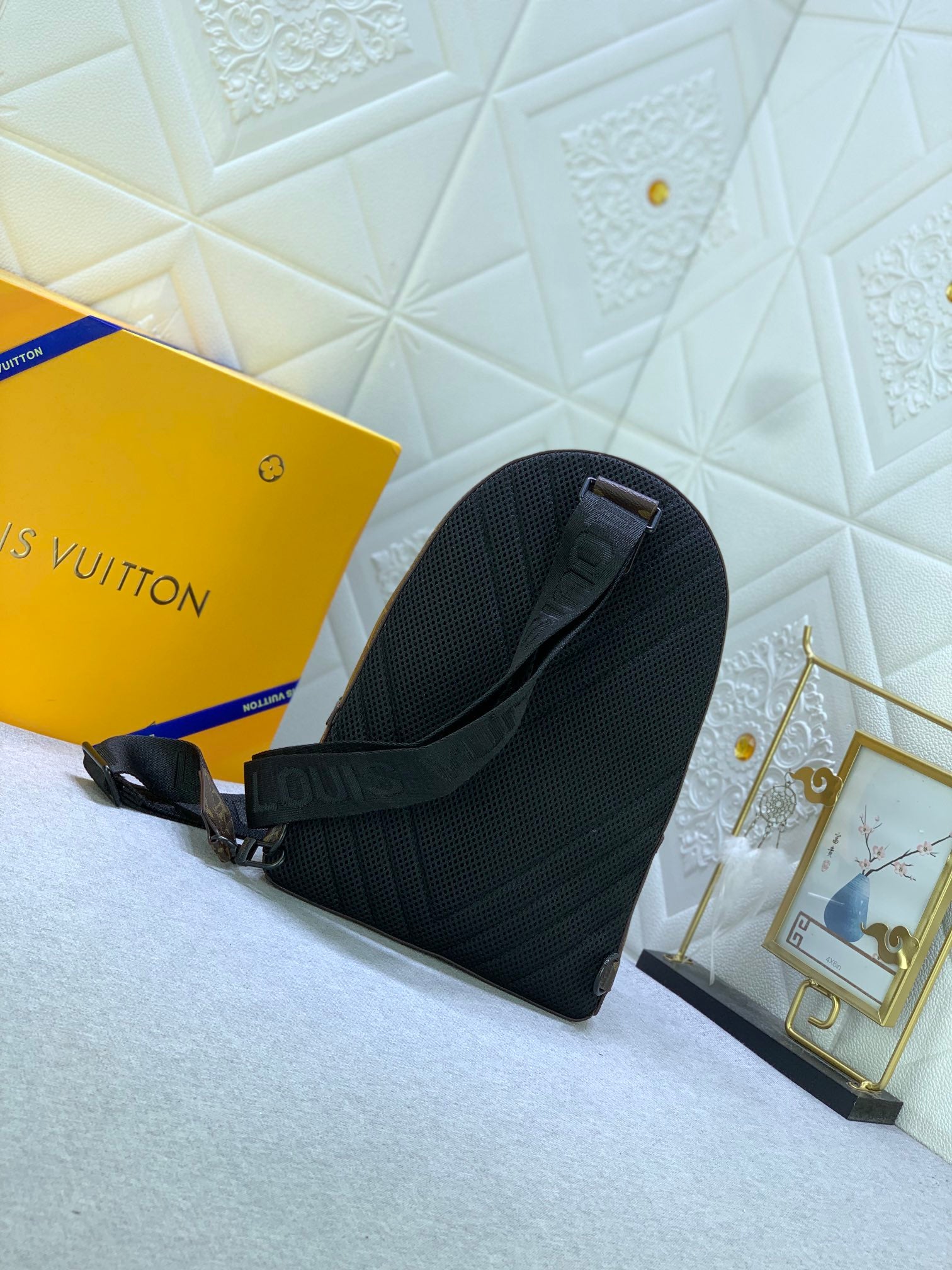 B12X44E340 Popular leather bag 