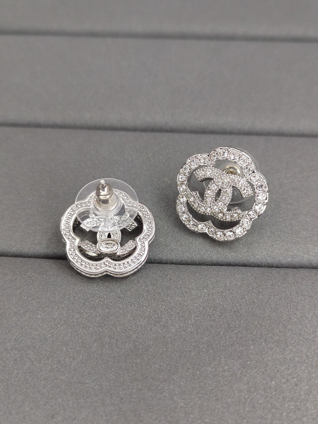 X1Q45C12E Popular Earrings