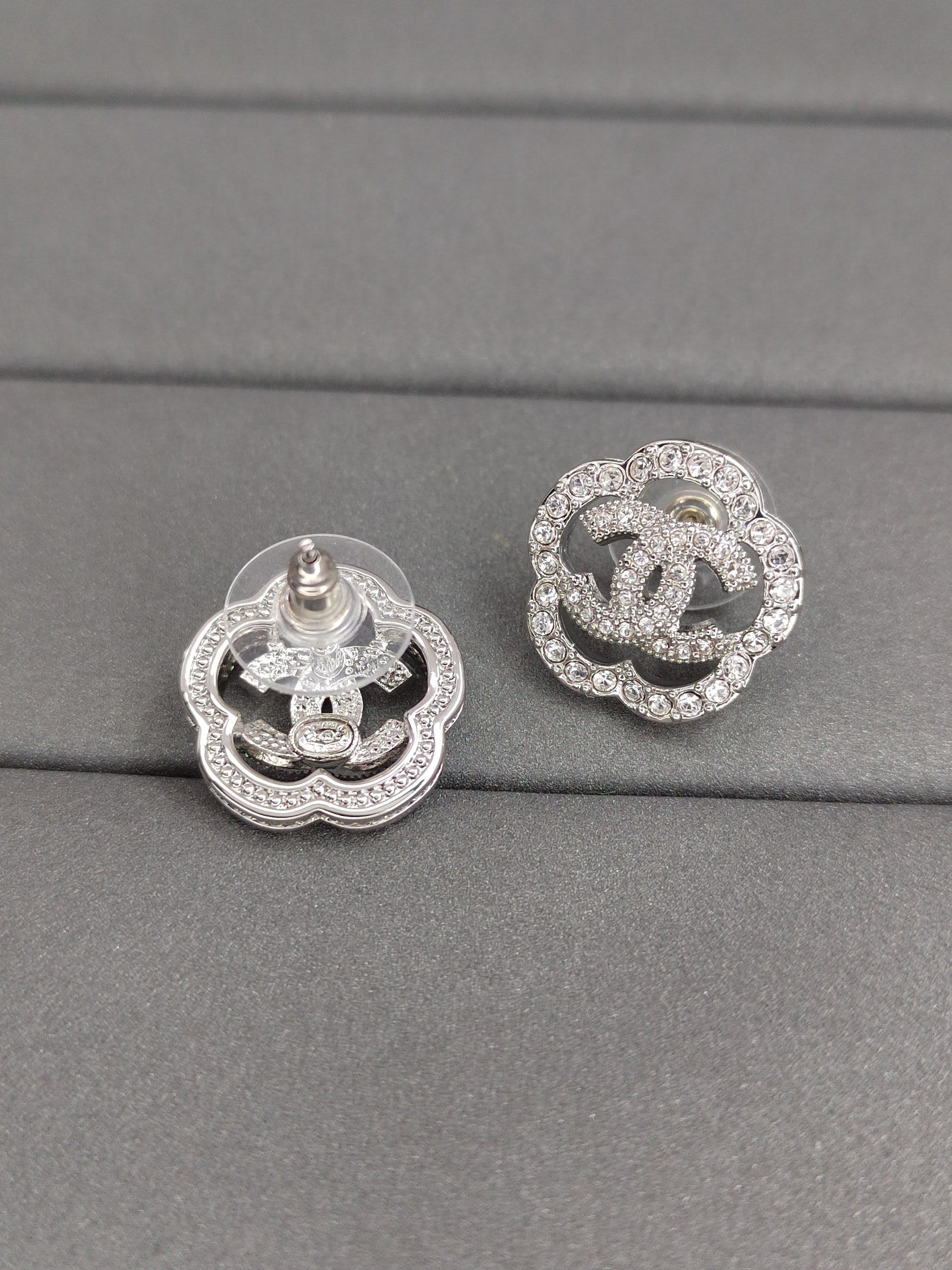X1Q45C12E Popular Earrings