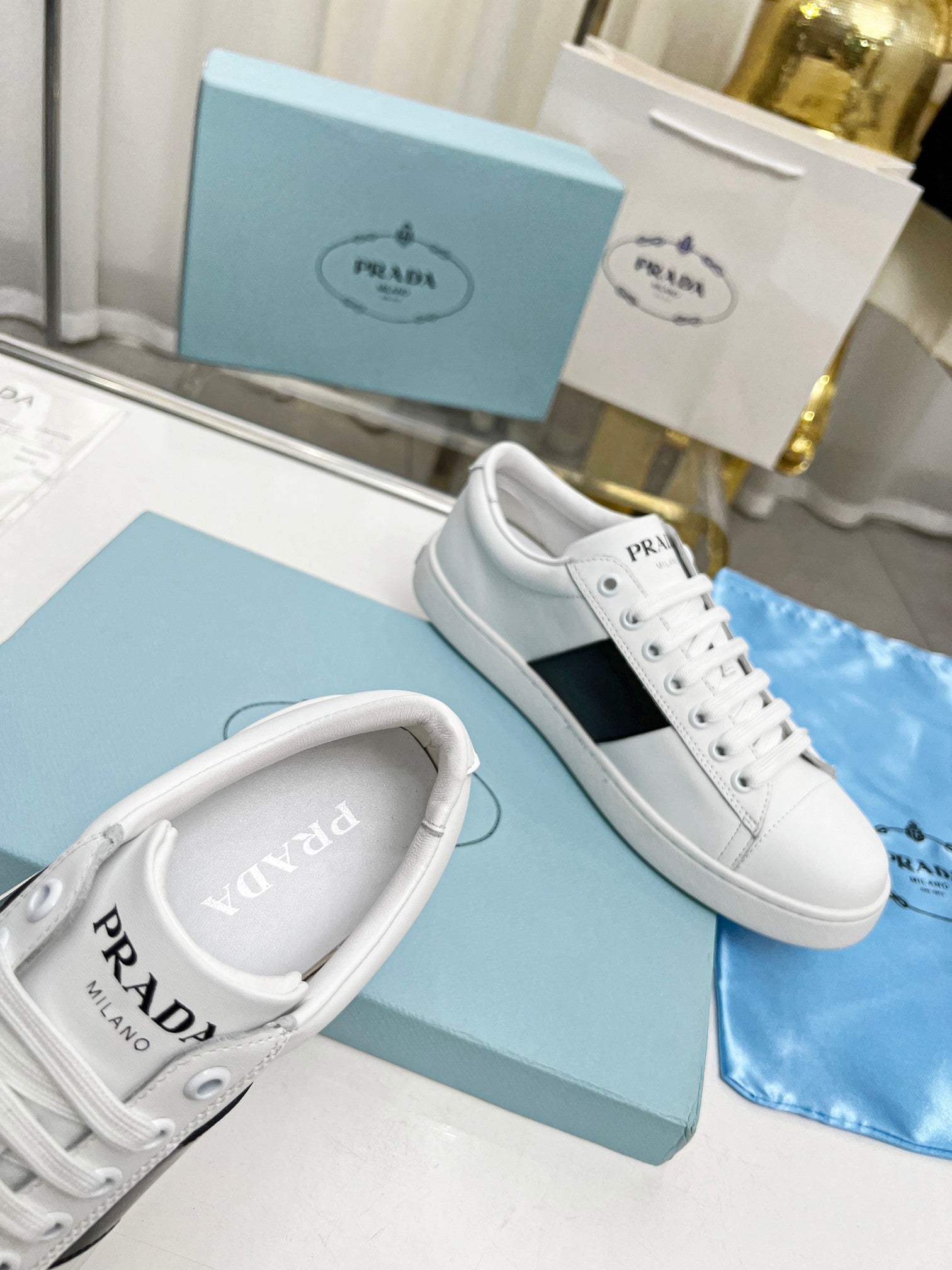 Z2R85P48  Popular high-quality shoes