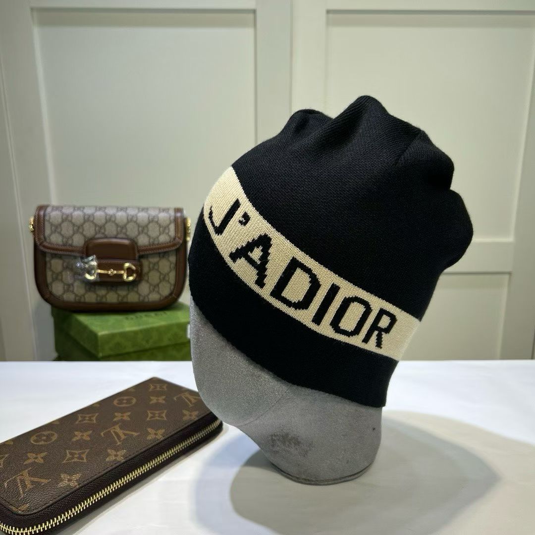 M1R86D100  Popular hats