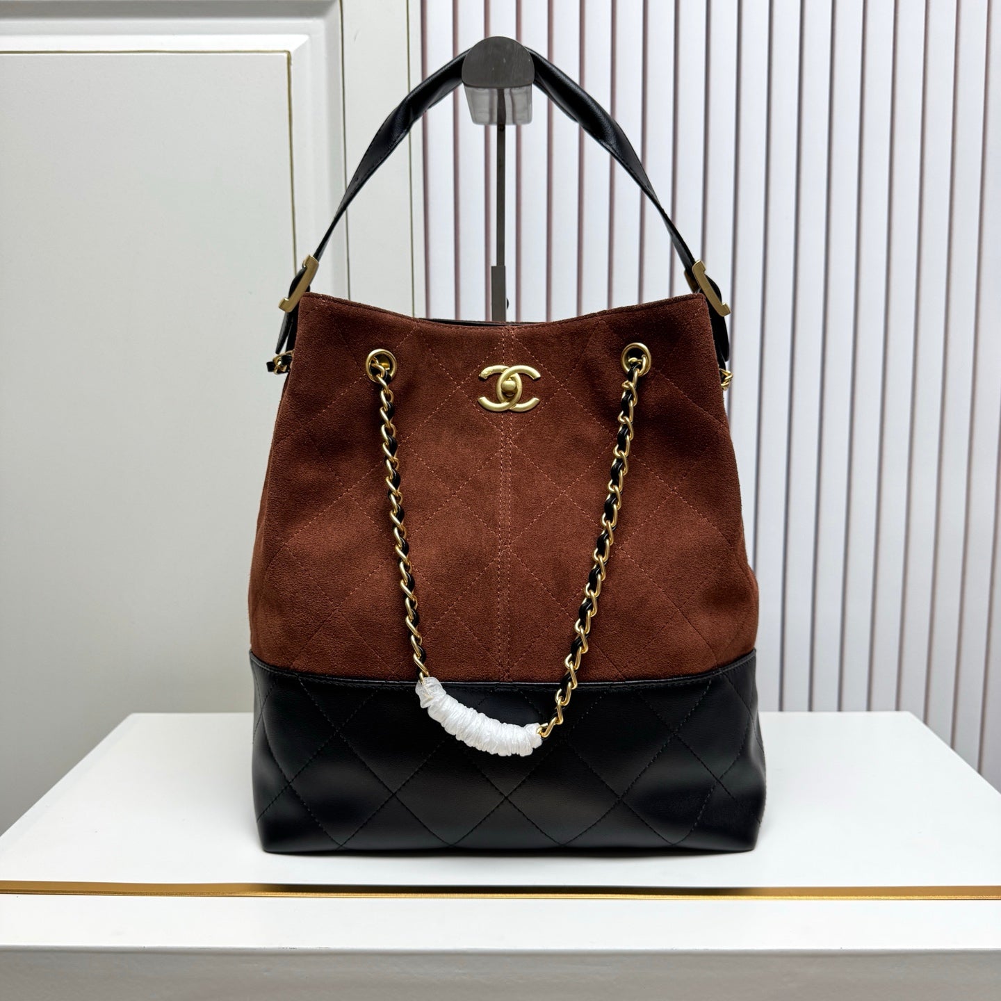 B1P46C19 Popular leather bag