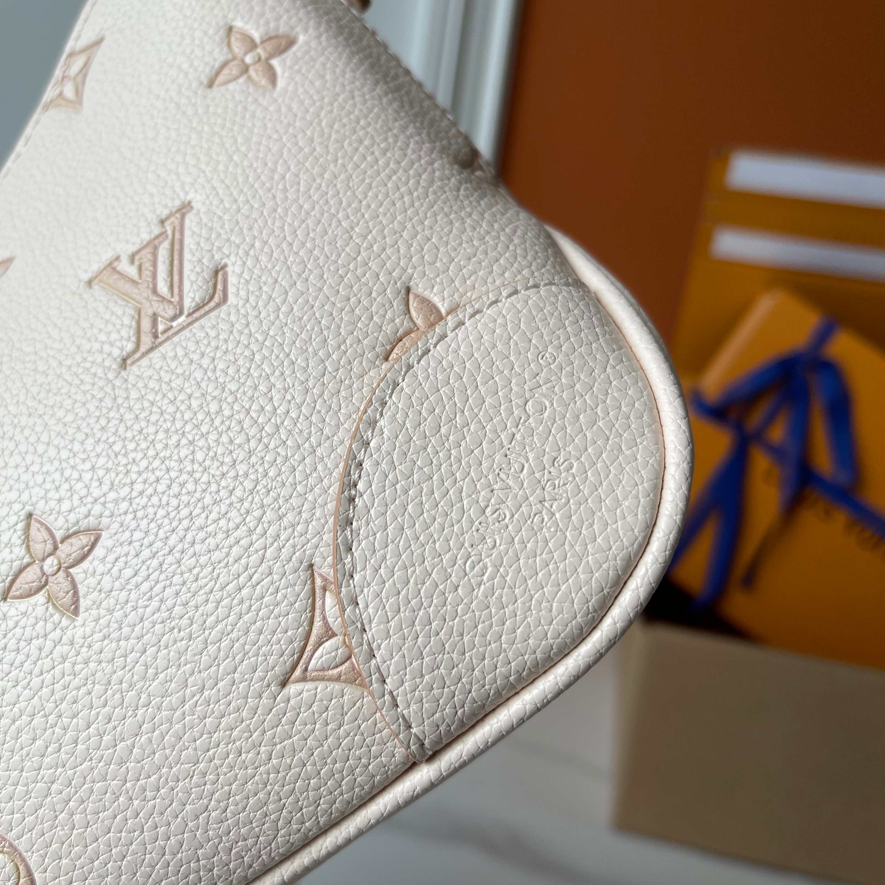 B1R76E04 Popular bag