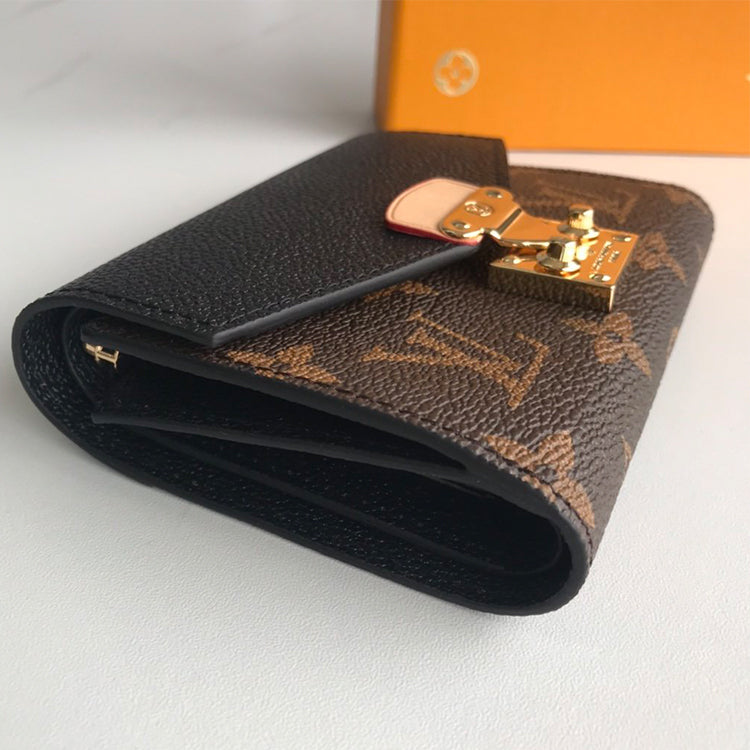 B1P20E10 Popular leather wallets