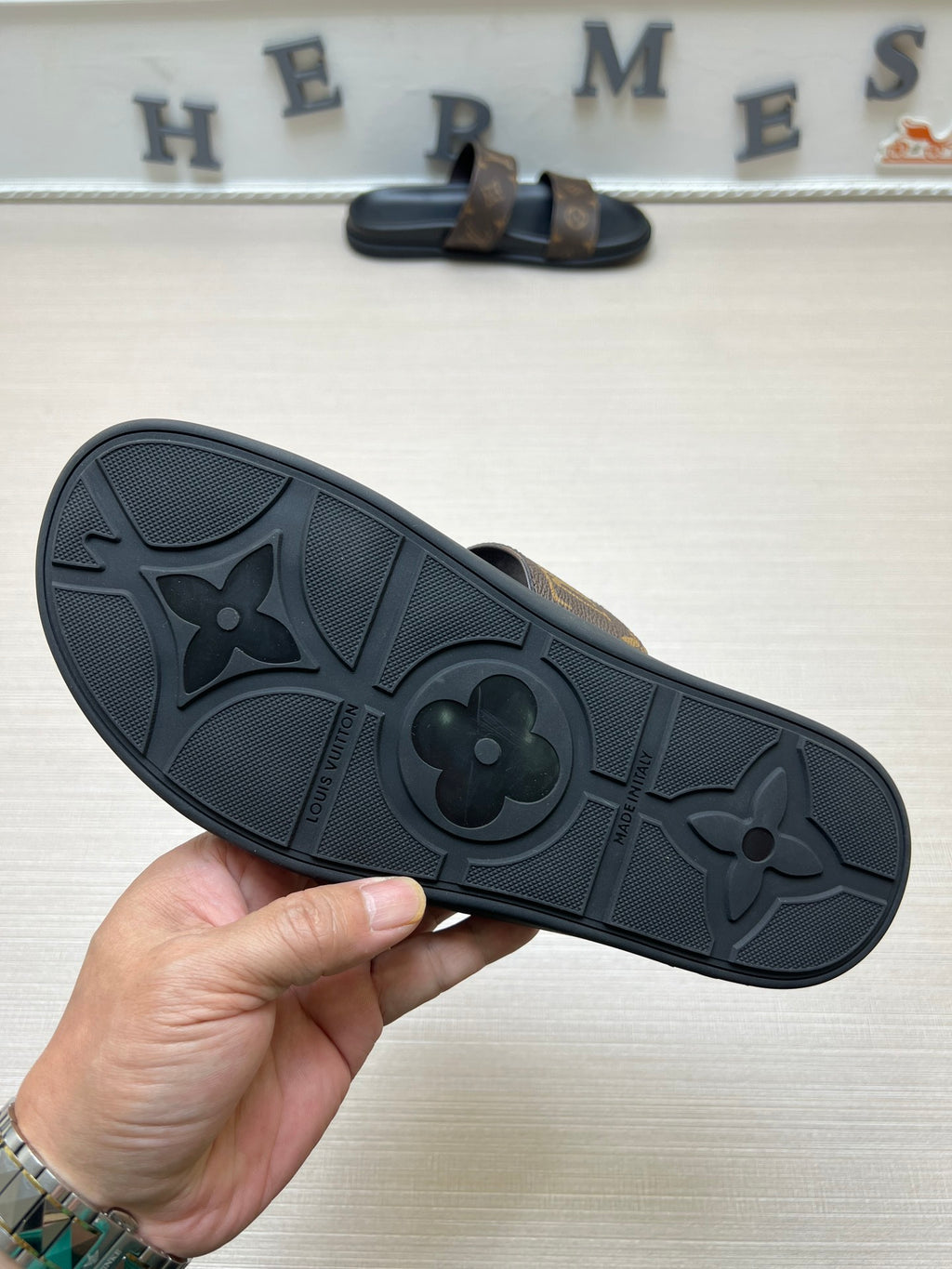 Z5ZE57 Popular slippers