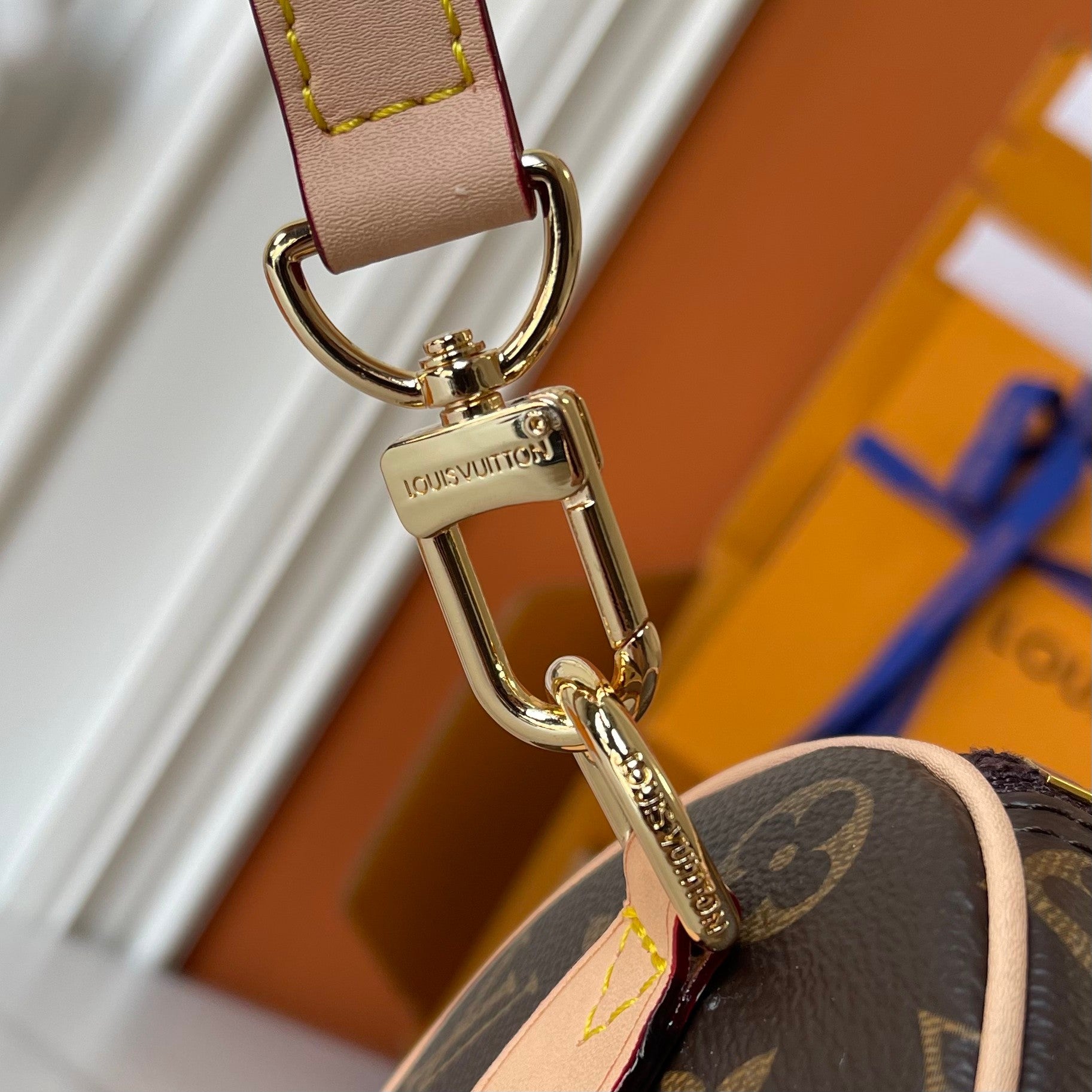 B1W25E87 Popular  leather bag