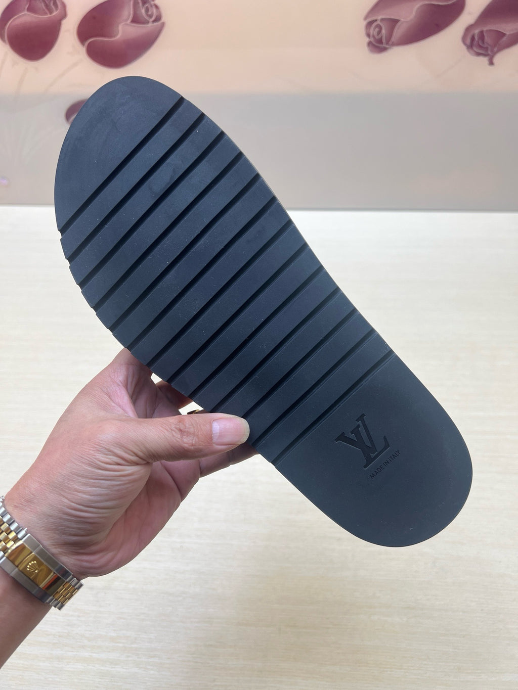 Z5R66E21 Popular  Slippers