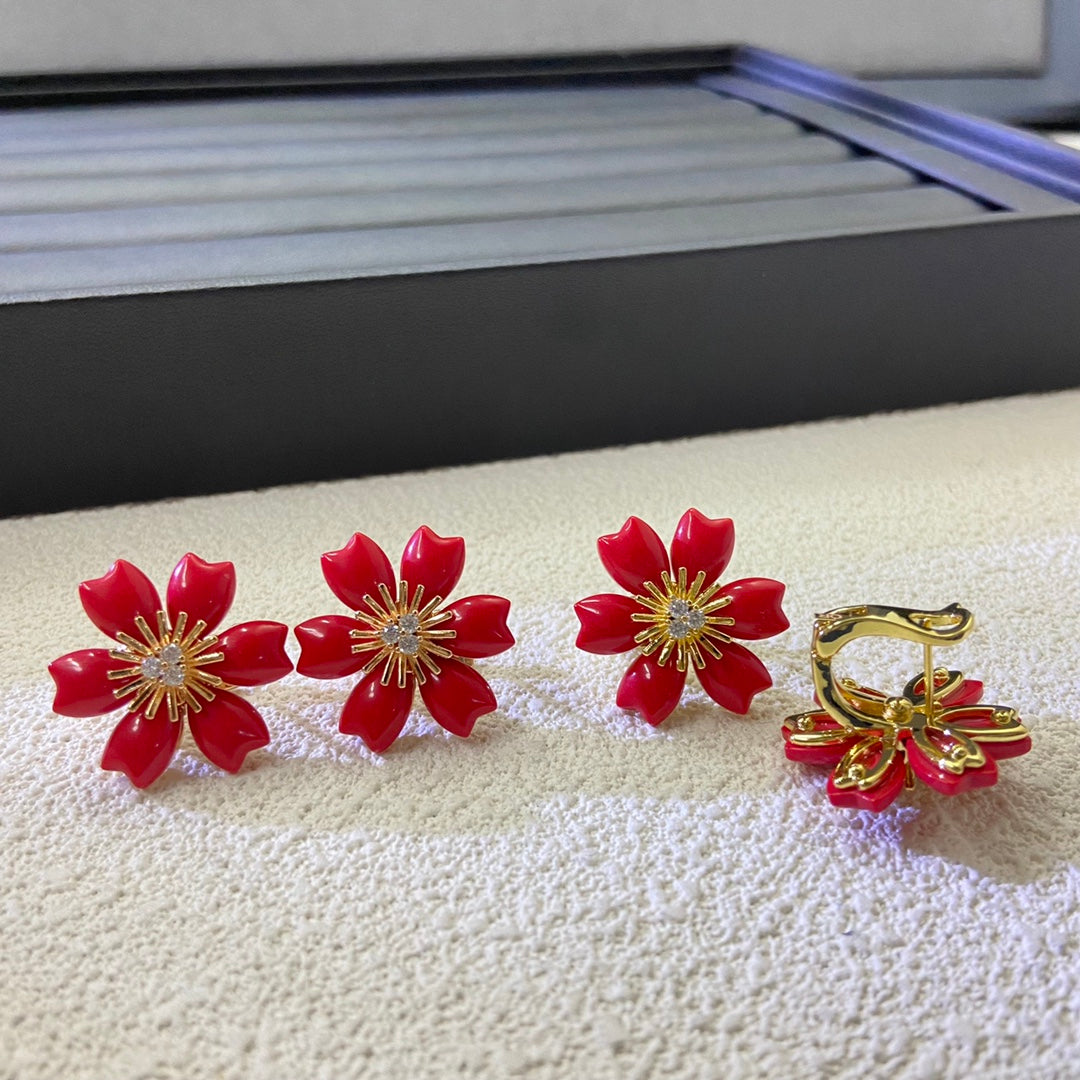 X5Q85VA272X Popular Necklaces. Earrings