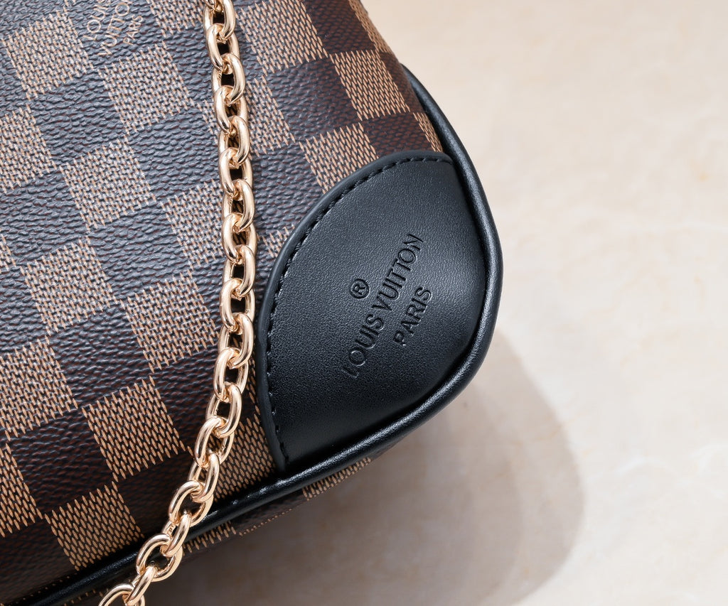 B1W15E35 Popular  leather bag