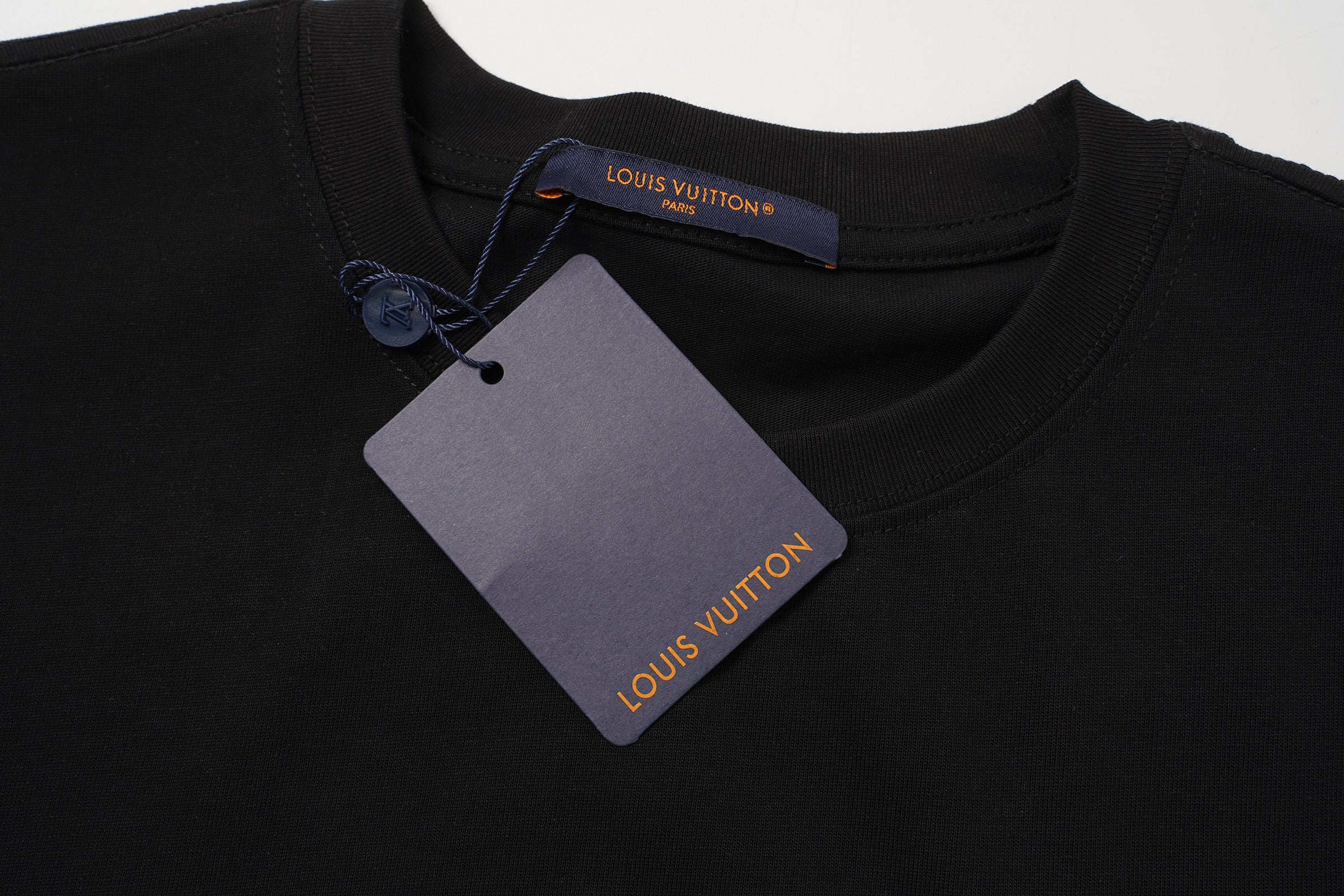 U1R76E12 Popular T-shirts