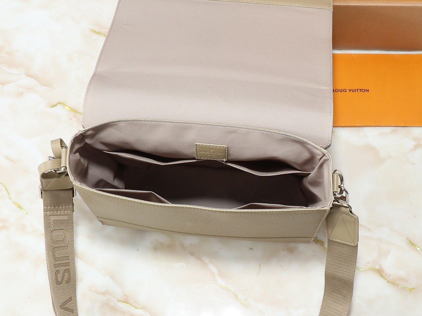 B1P36E78 Popular leather bag