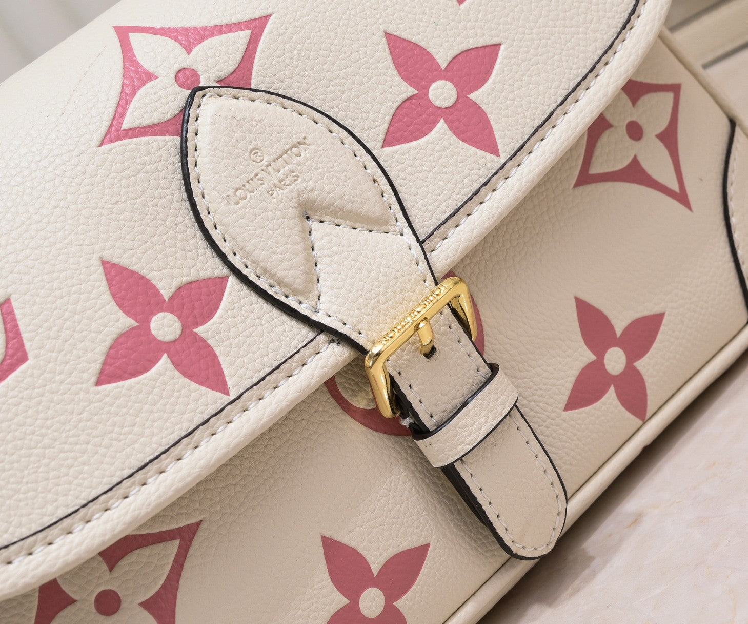 B1P36E40 Popular leather bag
