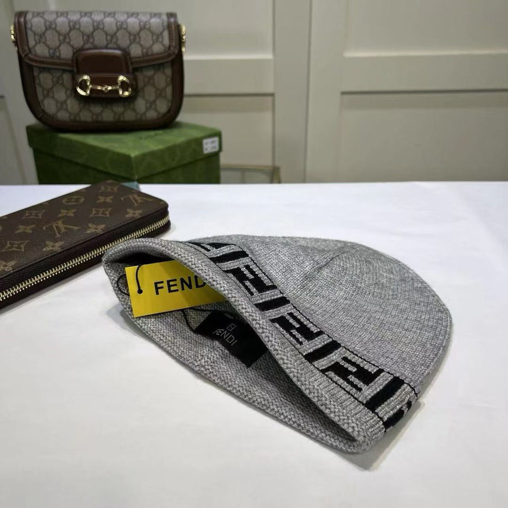 M1R86F44 Popular hats