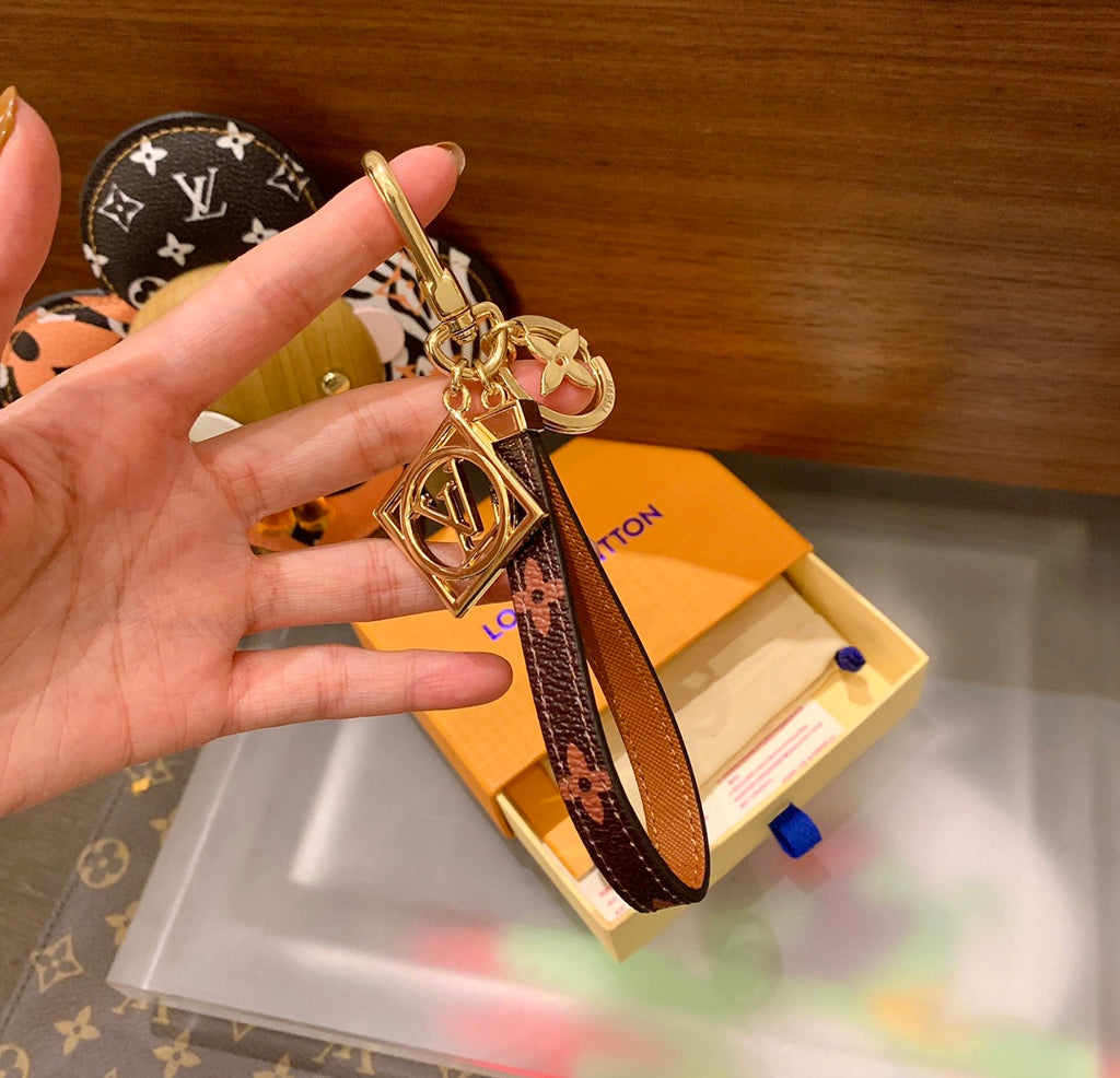 A1Z105E95 Popular bag 's charms accessories