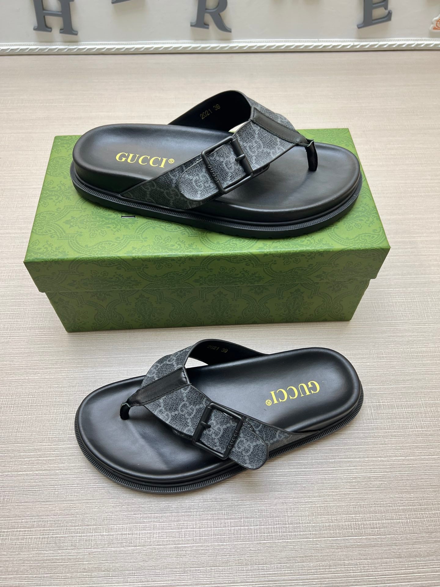 Z5ZB92 Popular slippers