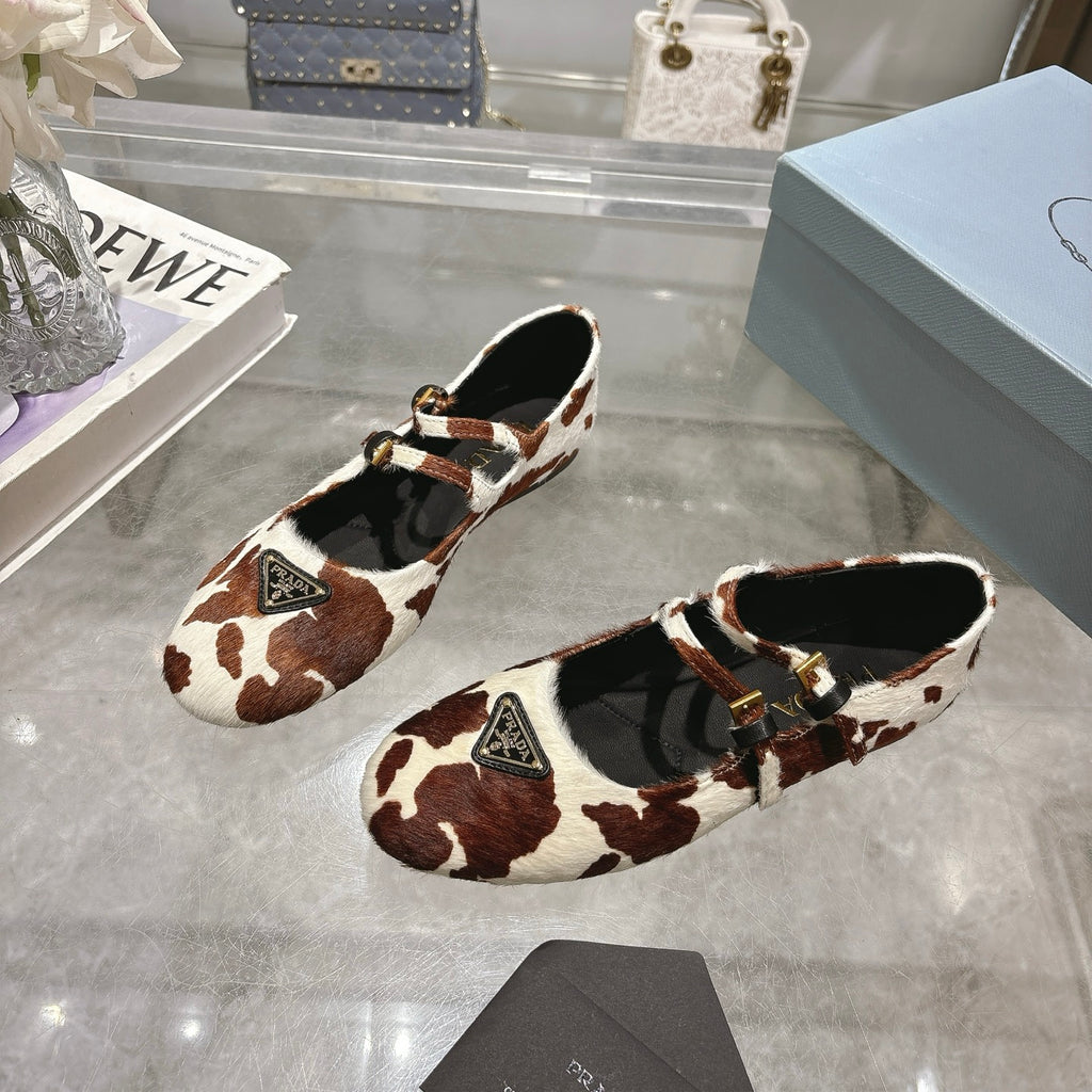 Z2Q95P114 Popular high-quality Shoes