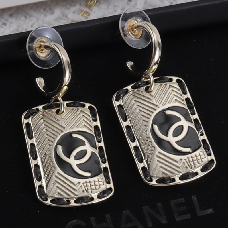 X1Z54C311E Popular Earrings