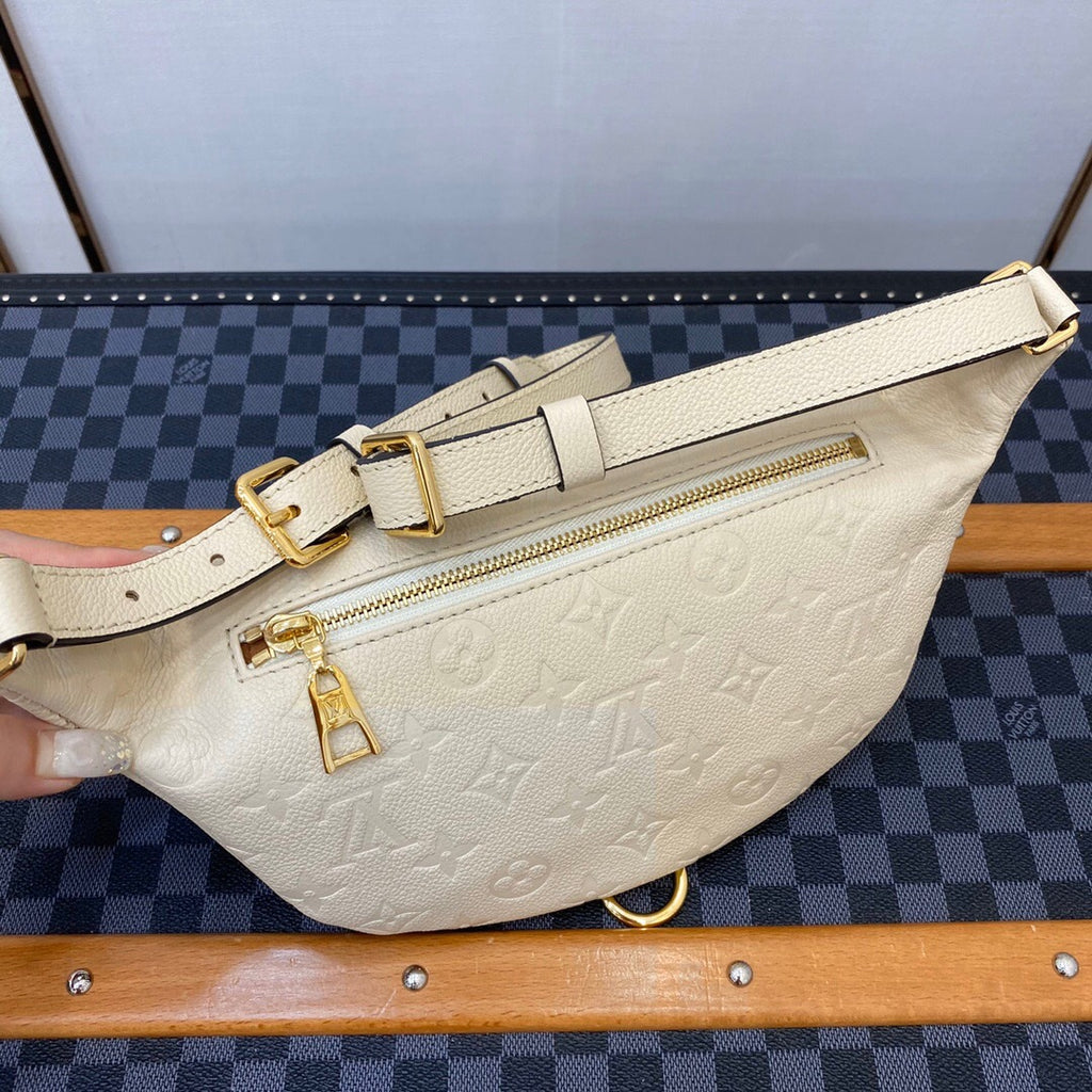 B12X44E299 Popular  leather bag 