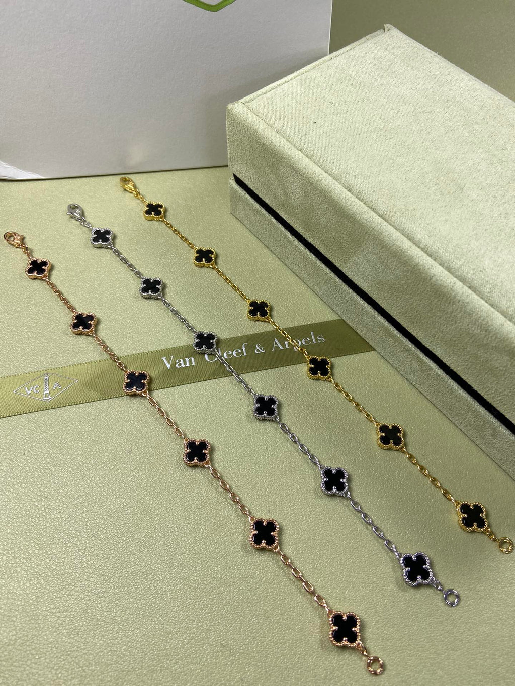 X5X94VA183K  Popular bracelets 6 flowers mini size 0.9cm flower