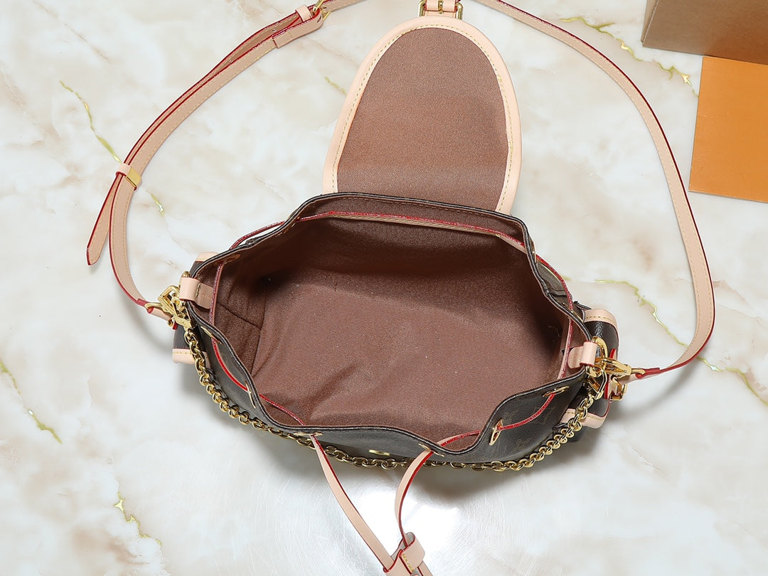 B1R15E18 Popular  leather bag
