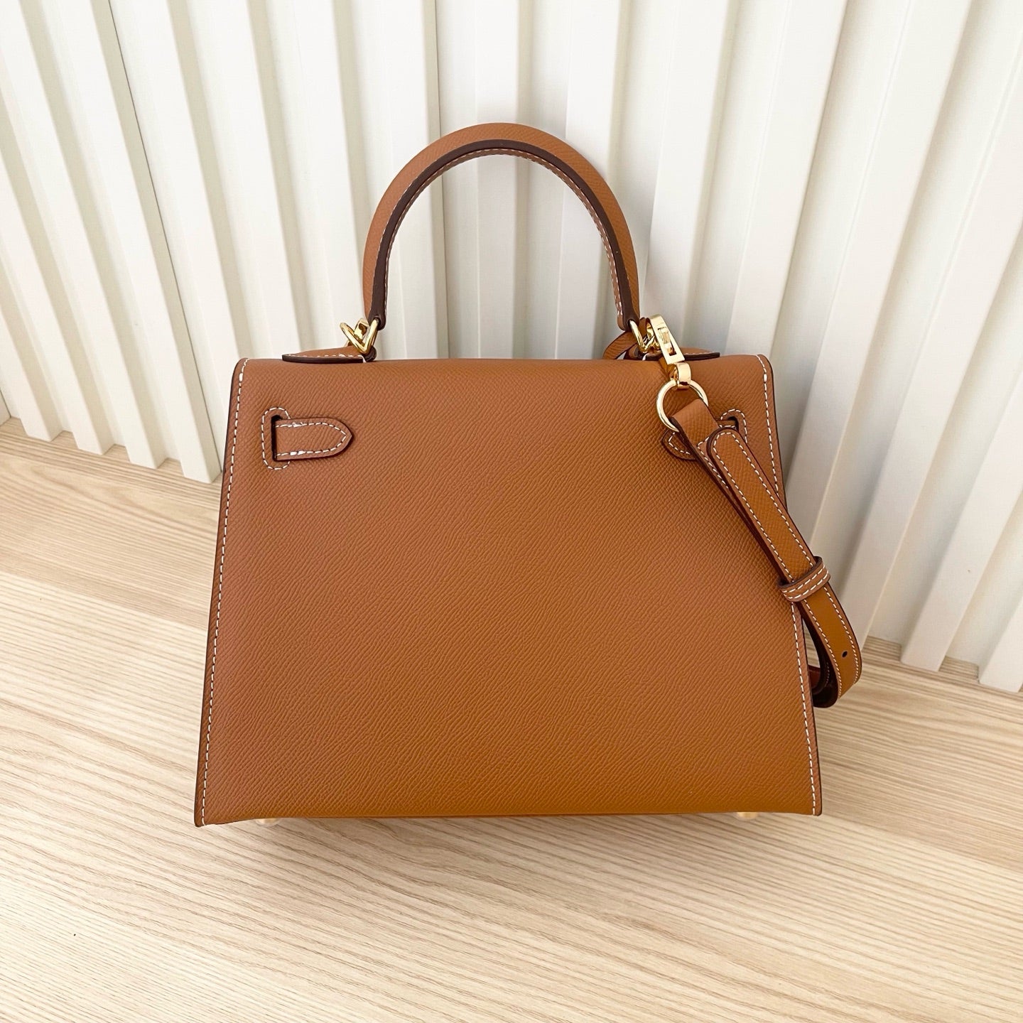 B1N46H7 Popular leather bag