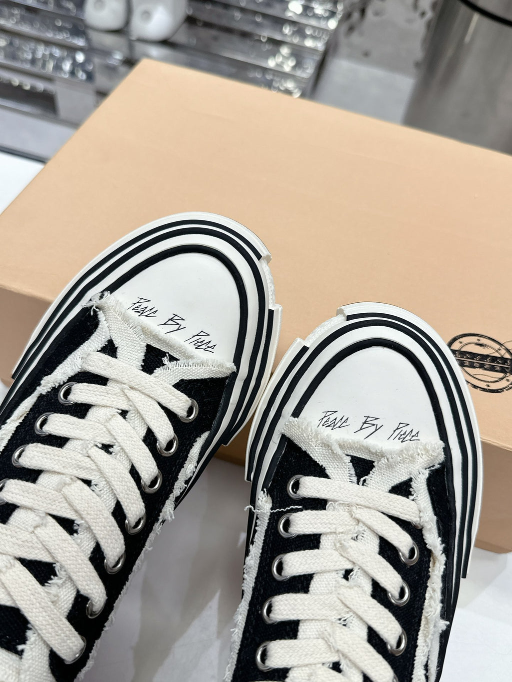 Z2Q105A249 Popular high-quality Shoes