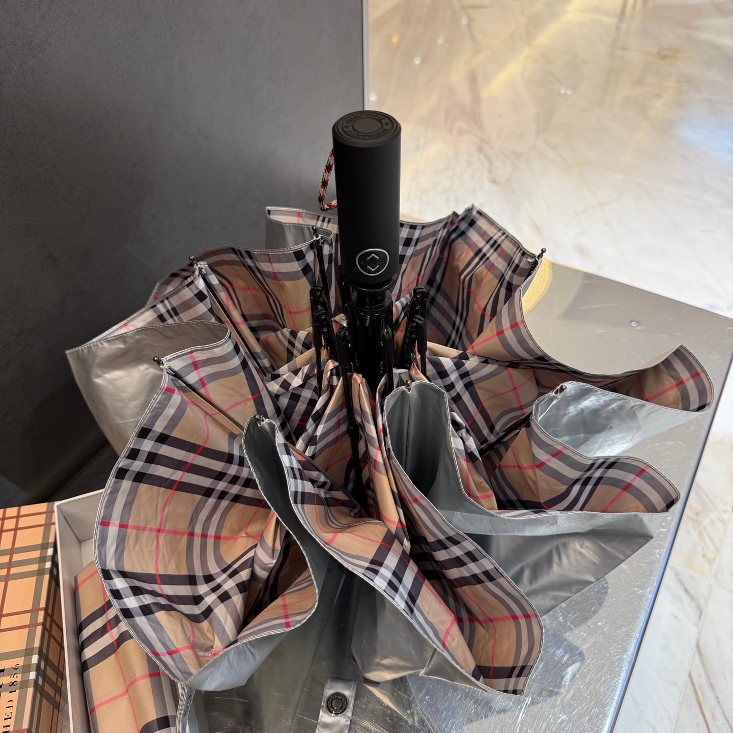 J1N46R19 Popular UV resistant umbrella