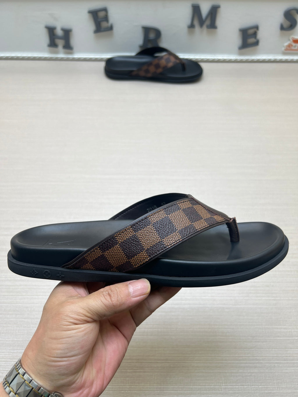 Z5ZE60 Popular slippers