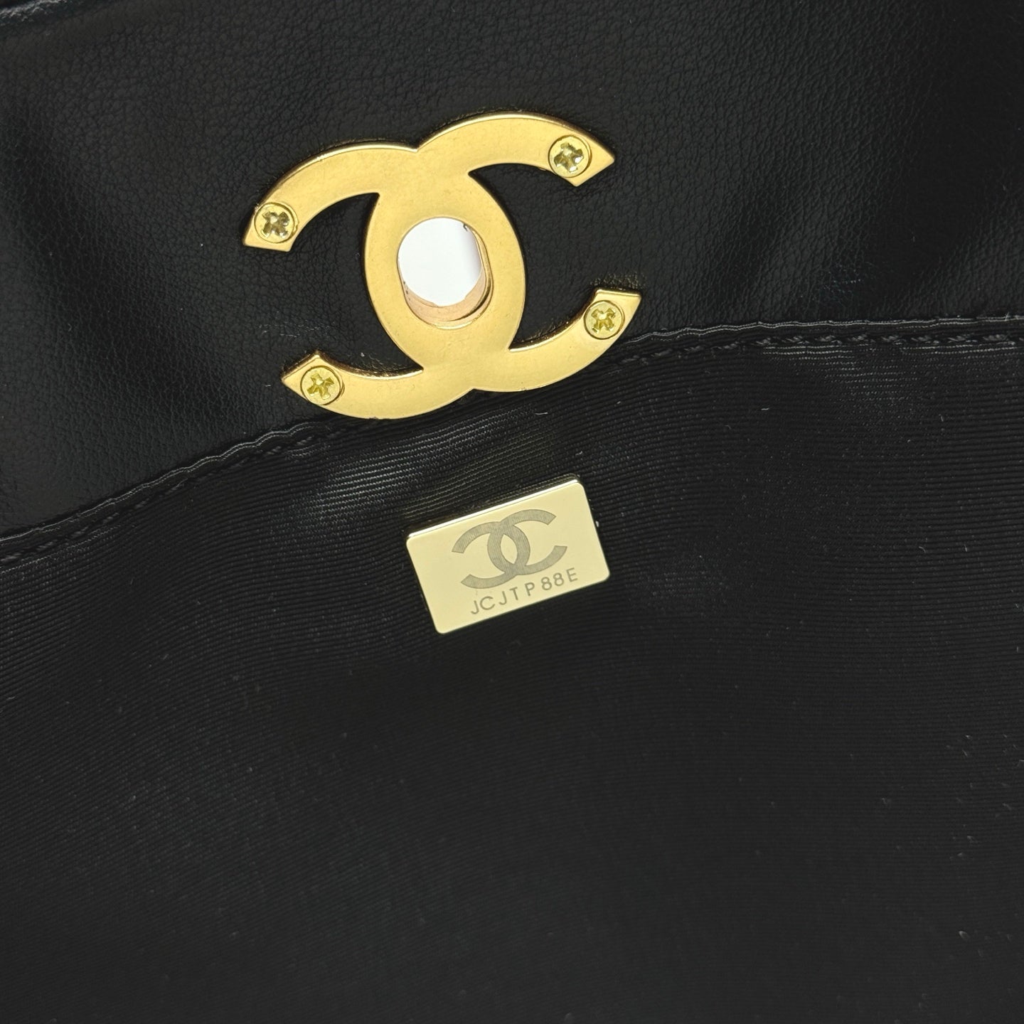 B1P46C20 Popular leather bag