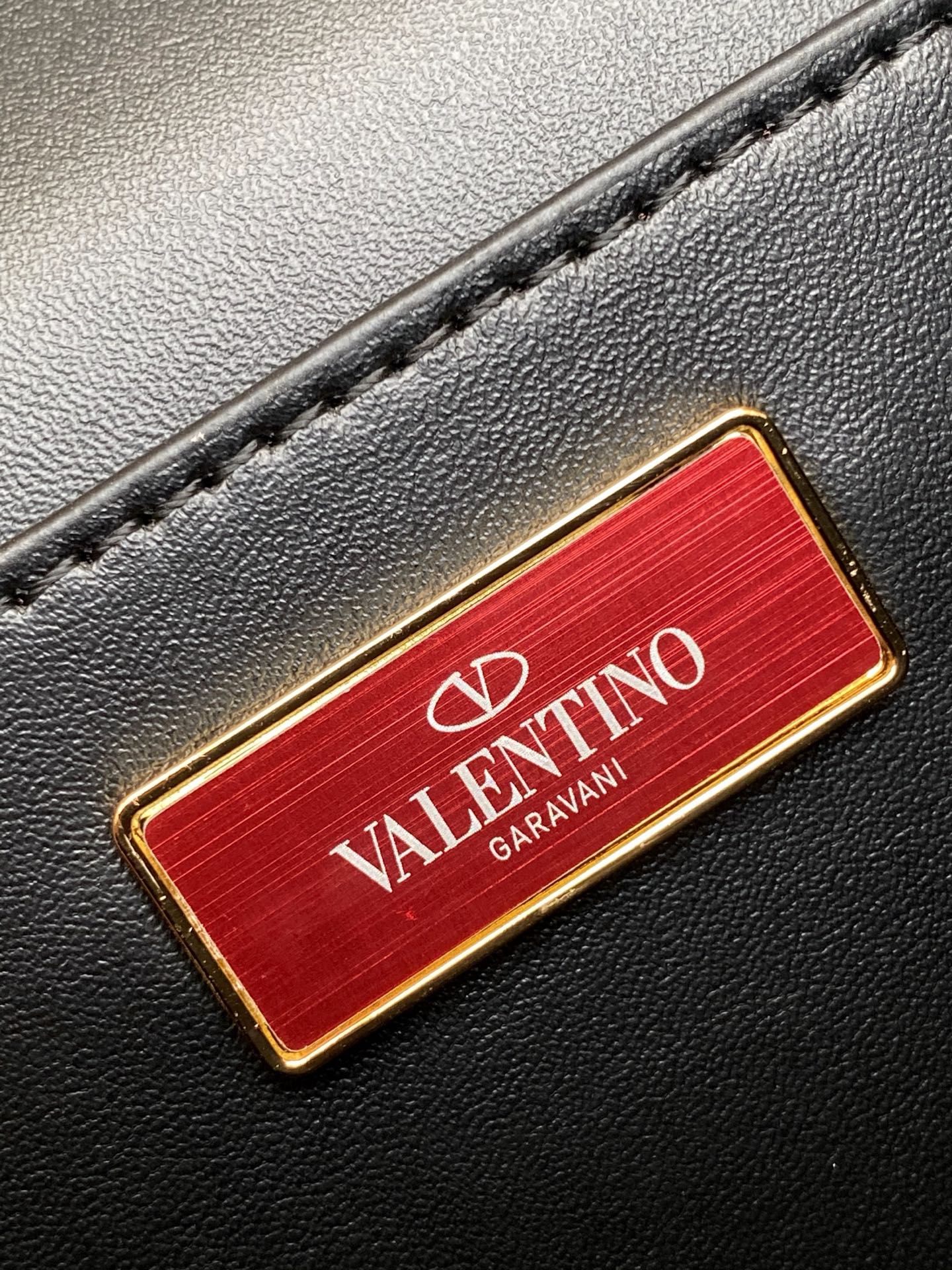 B1P36A74 Popular leather bag