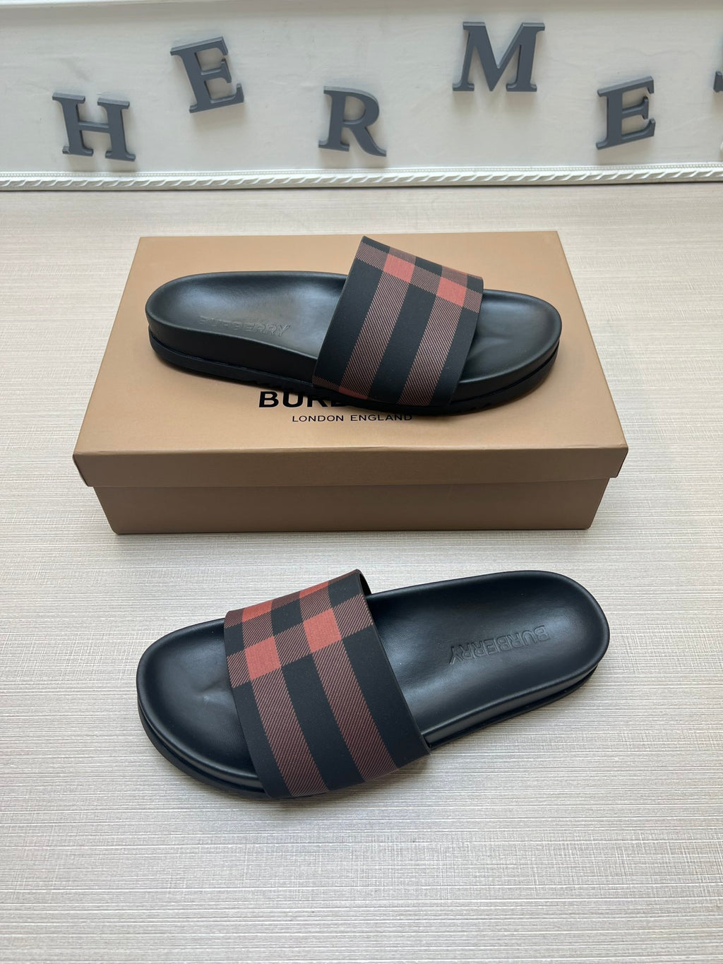 Z5ZR119 Popular slippers