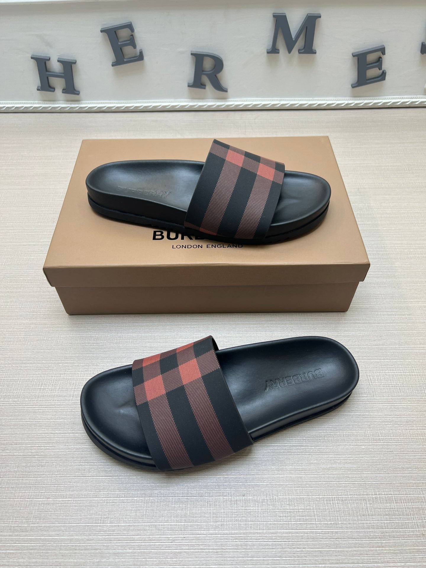 Z5ZR119 Popular slippers