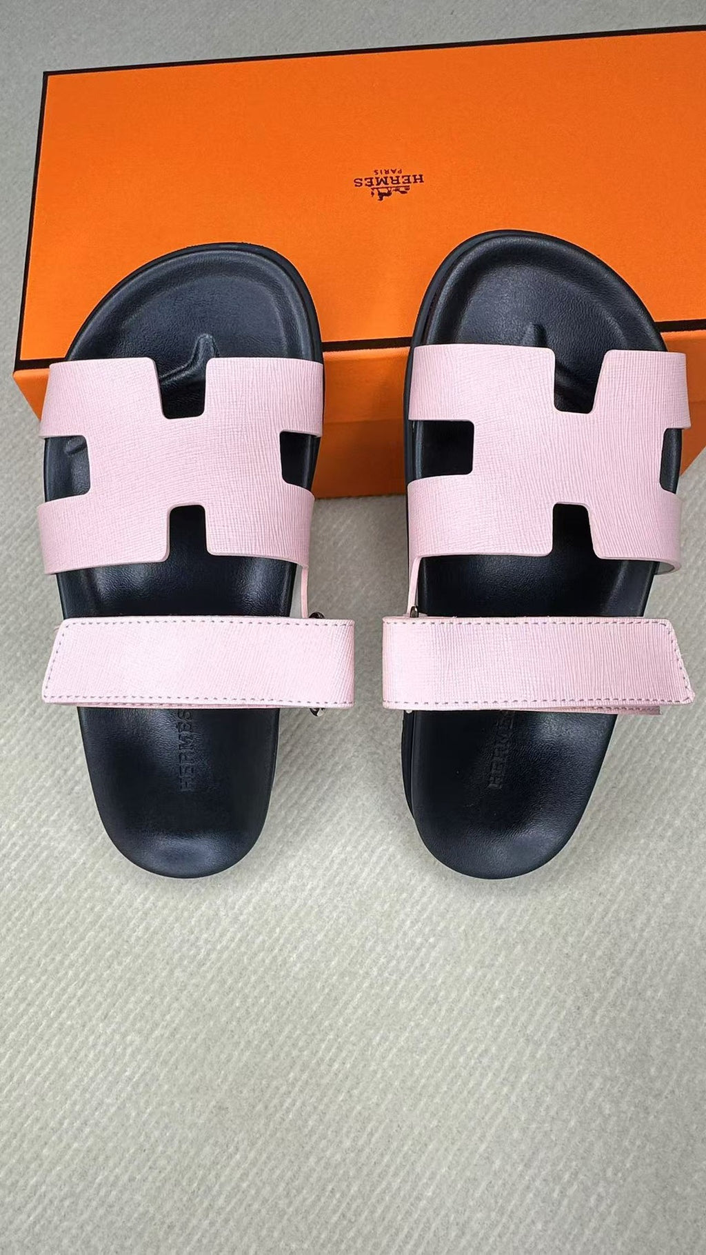 Z2Q55H26 Popular leather shoes
