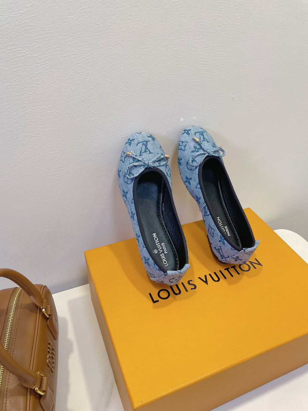 Z2Q95E105 Popular high-quality  shoes