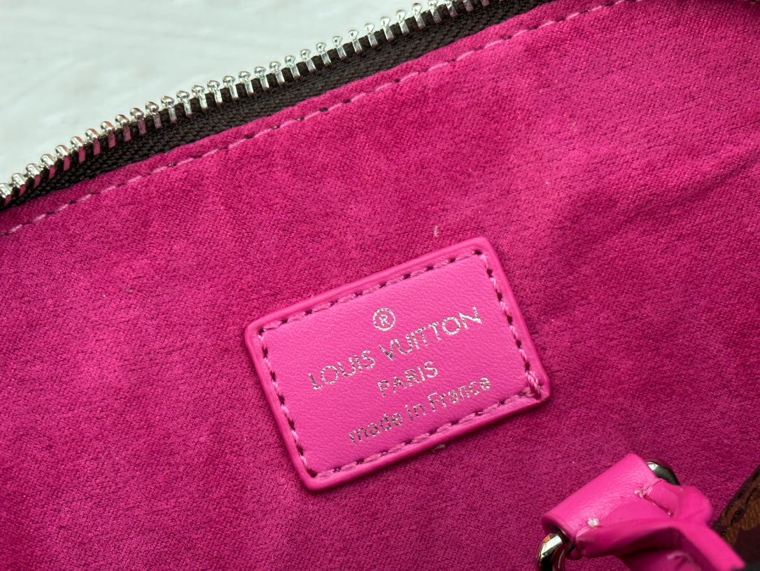 B1X55E19 Popular leather bag