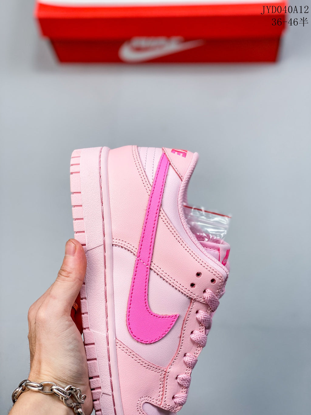Z4XN188 Popular Sneakers