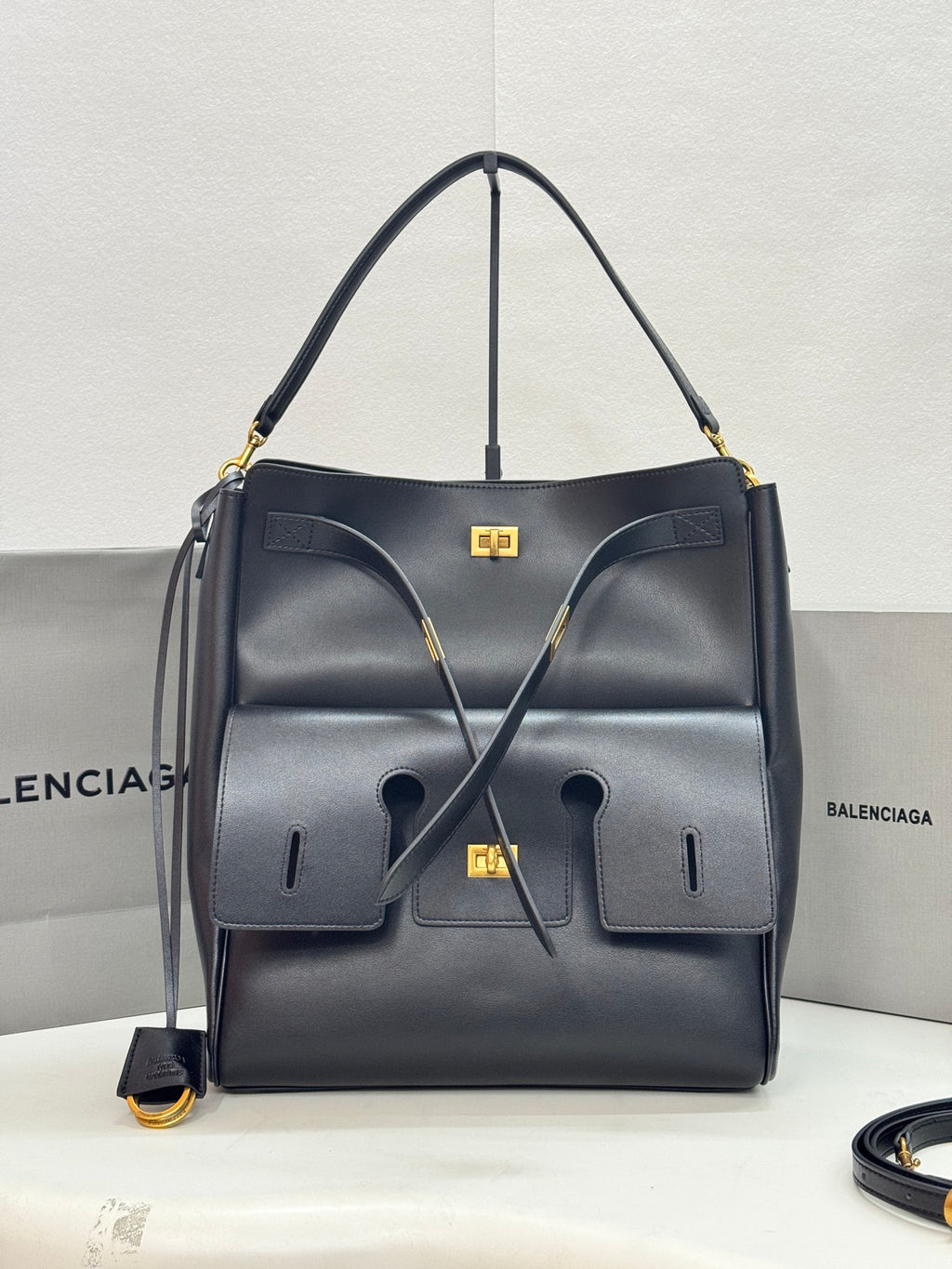 B1P36J121 Popular leather bag
