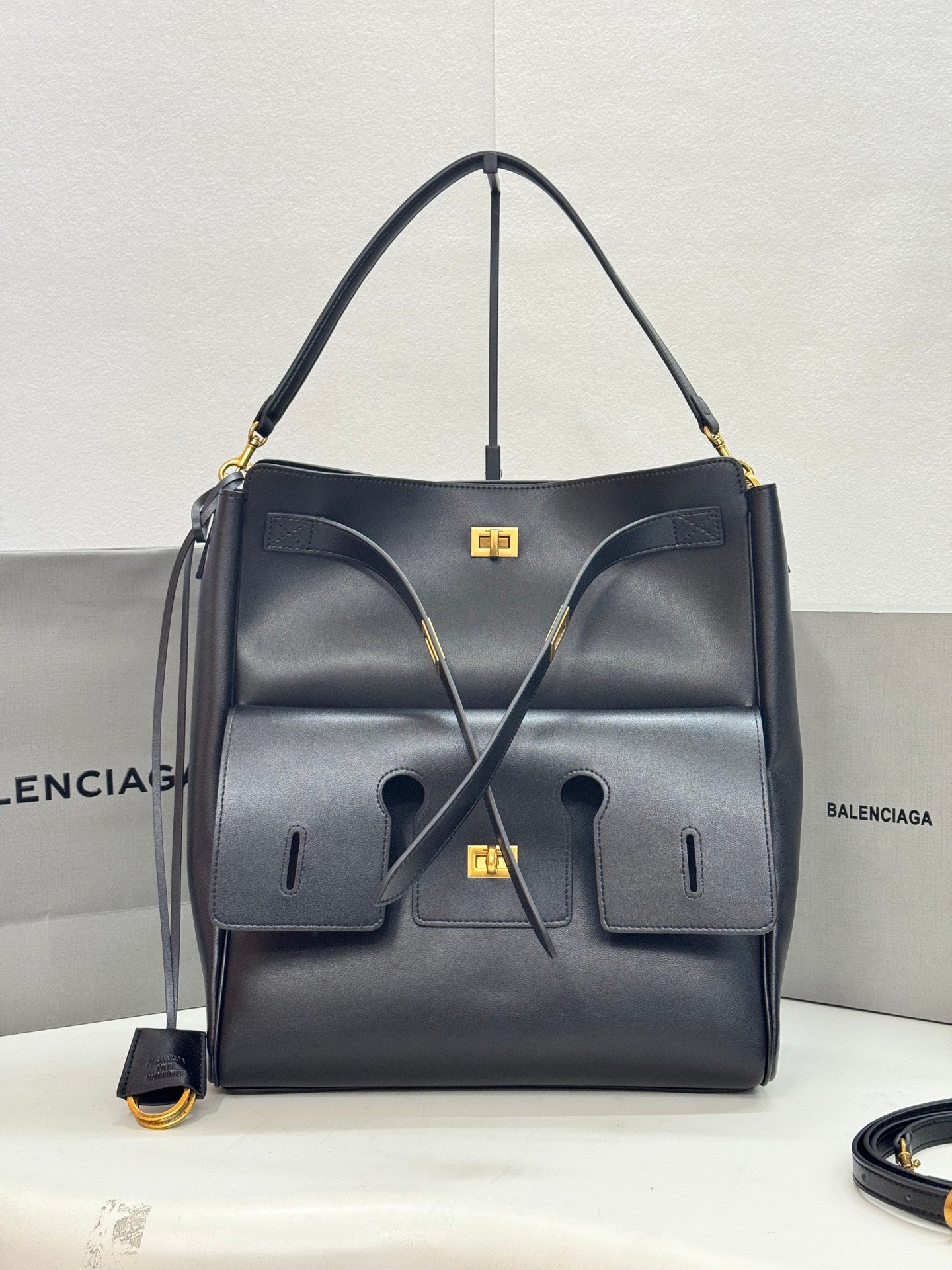 B1P36J121 Popular leather bag