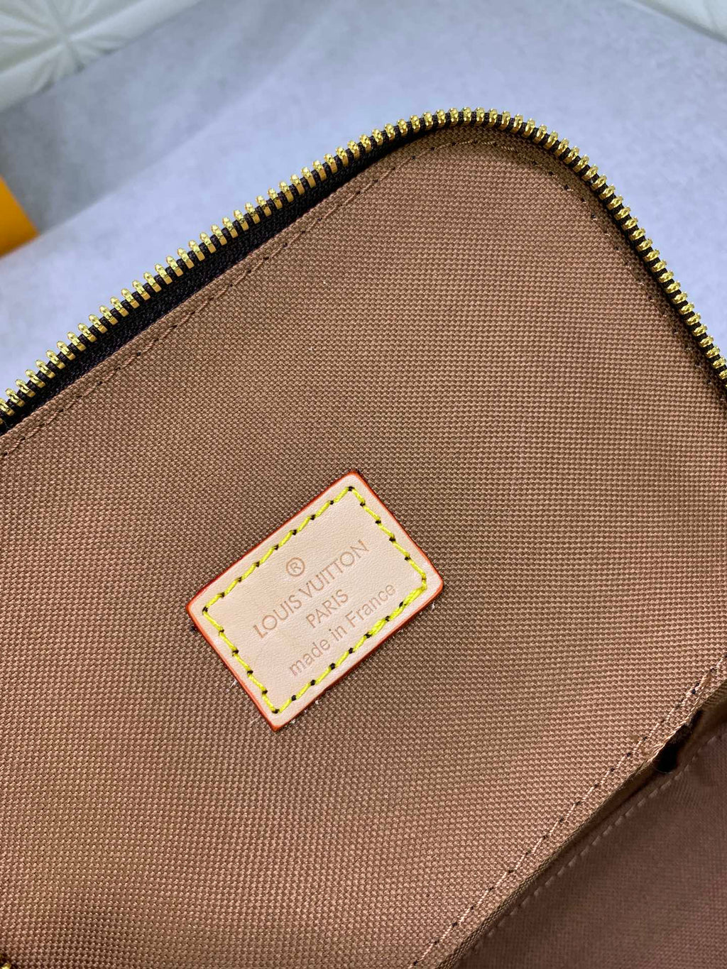 B1X34E272 Popular  leather bag 