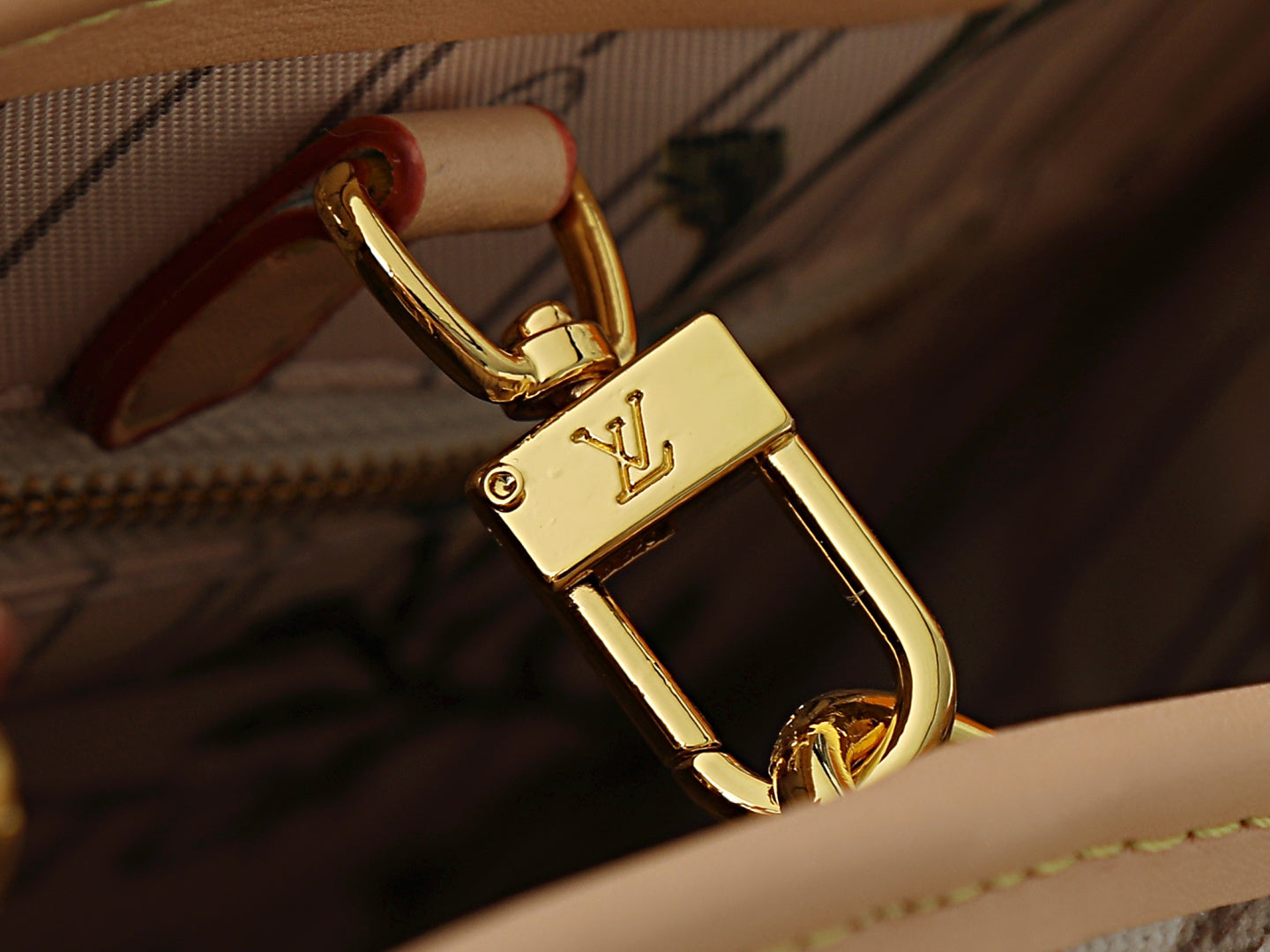 B1R76E47 Popular bag