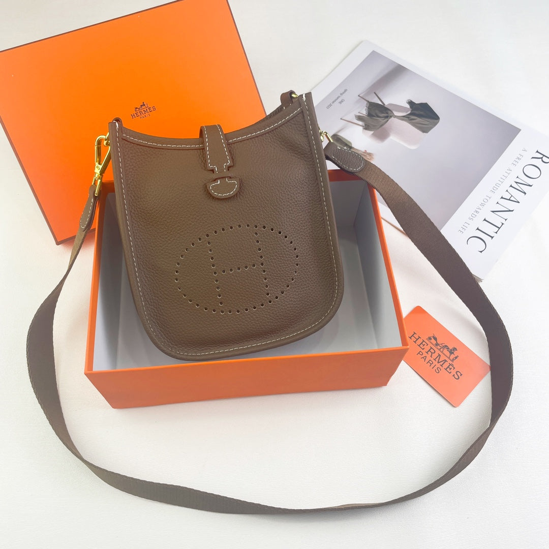 B1N46H5 Popular leather bag